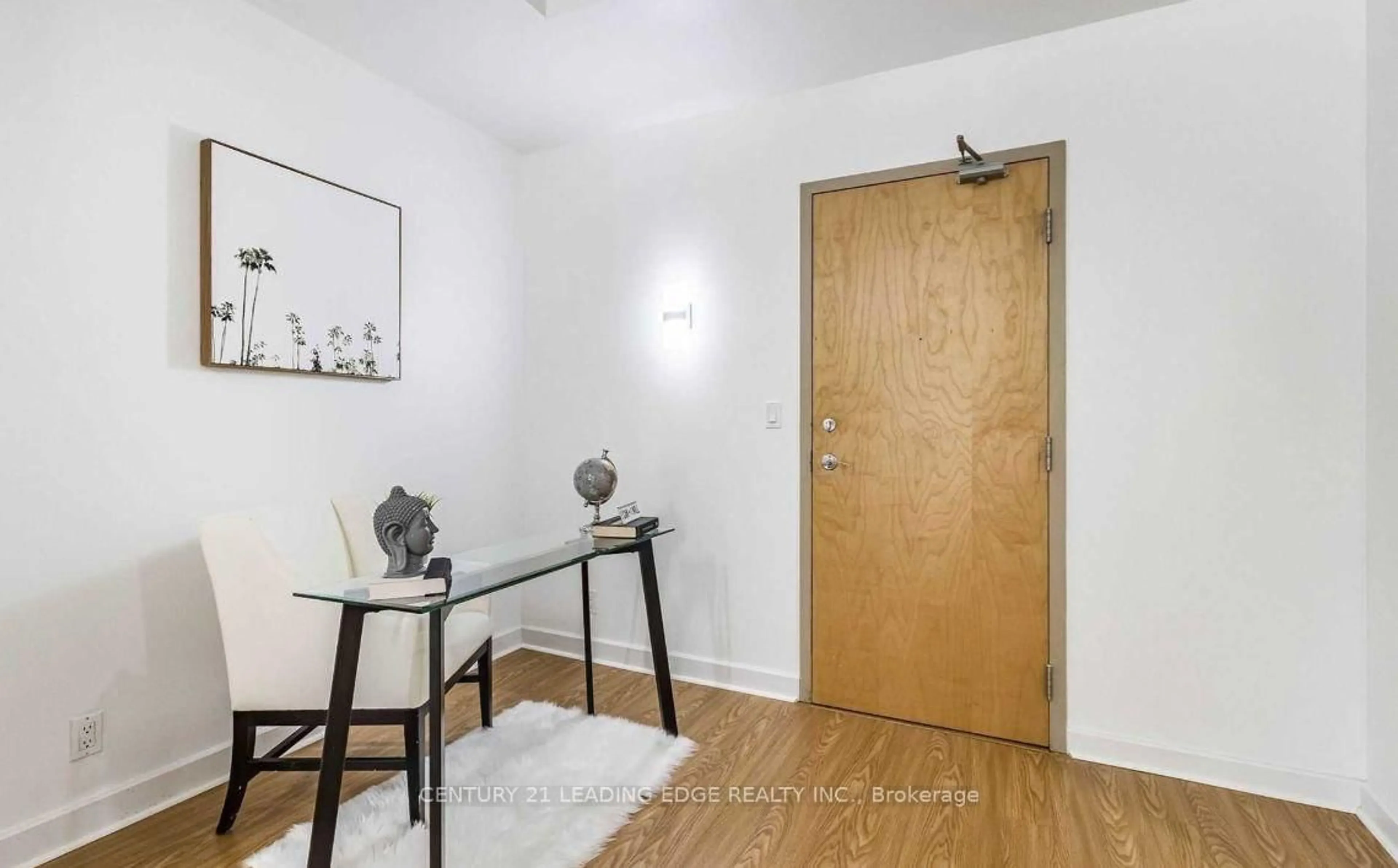 Indoor entryway for 350 Wellington St #203, Toronto Ontario M5V 3W9