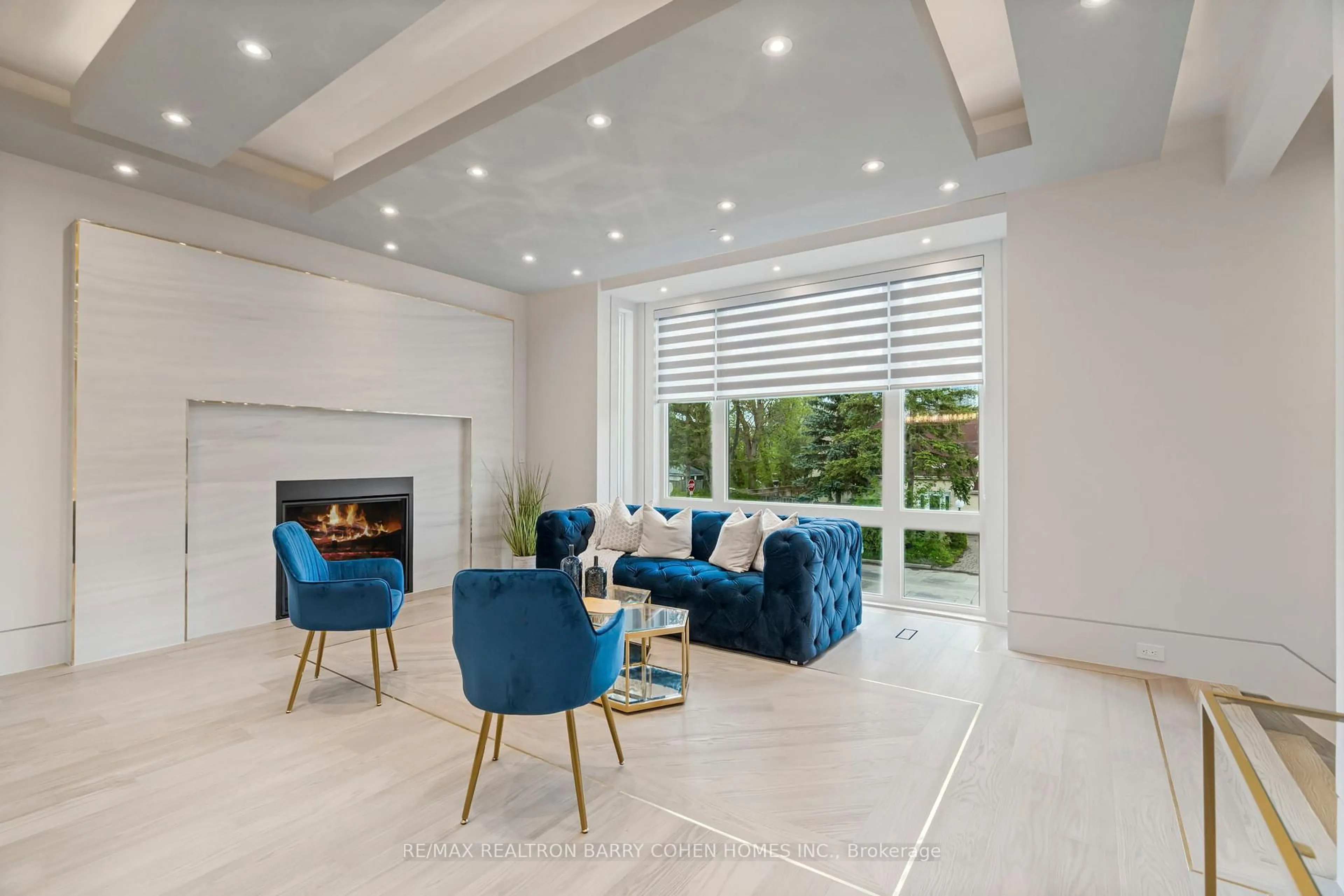 Living room with furniture, ceramic/tile floor for 49 Abitibi Ave, Toronto Ontario M2M 2V3