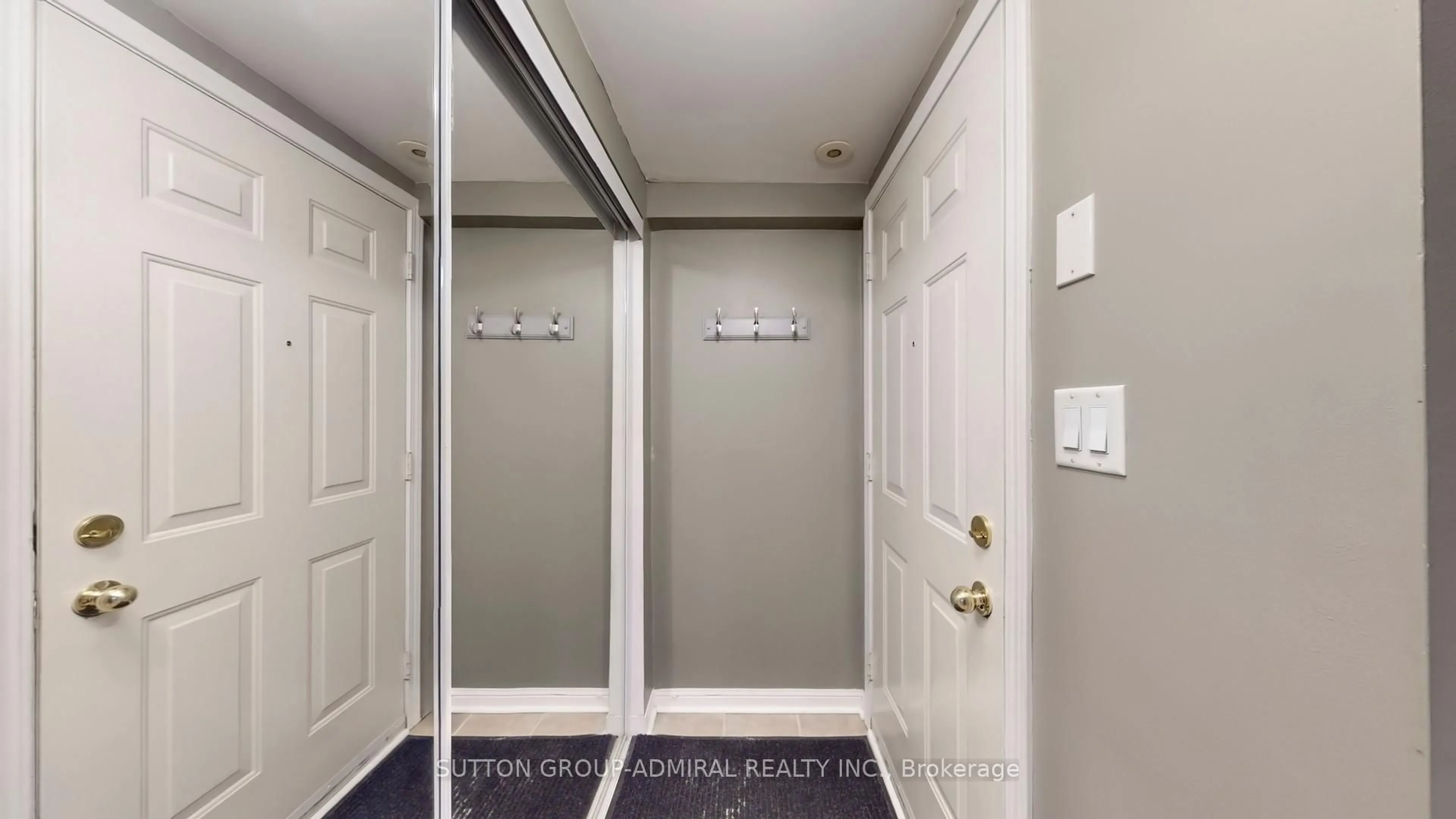 Indoor entryway for 3 Everson Dr #516, Toronto Ontario M2N 7C2