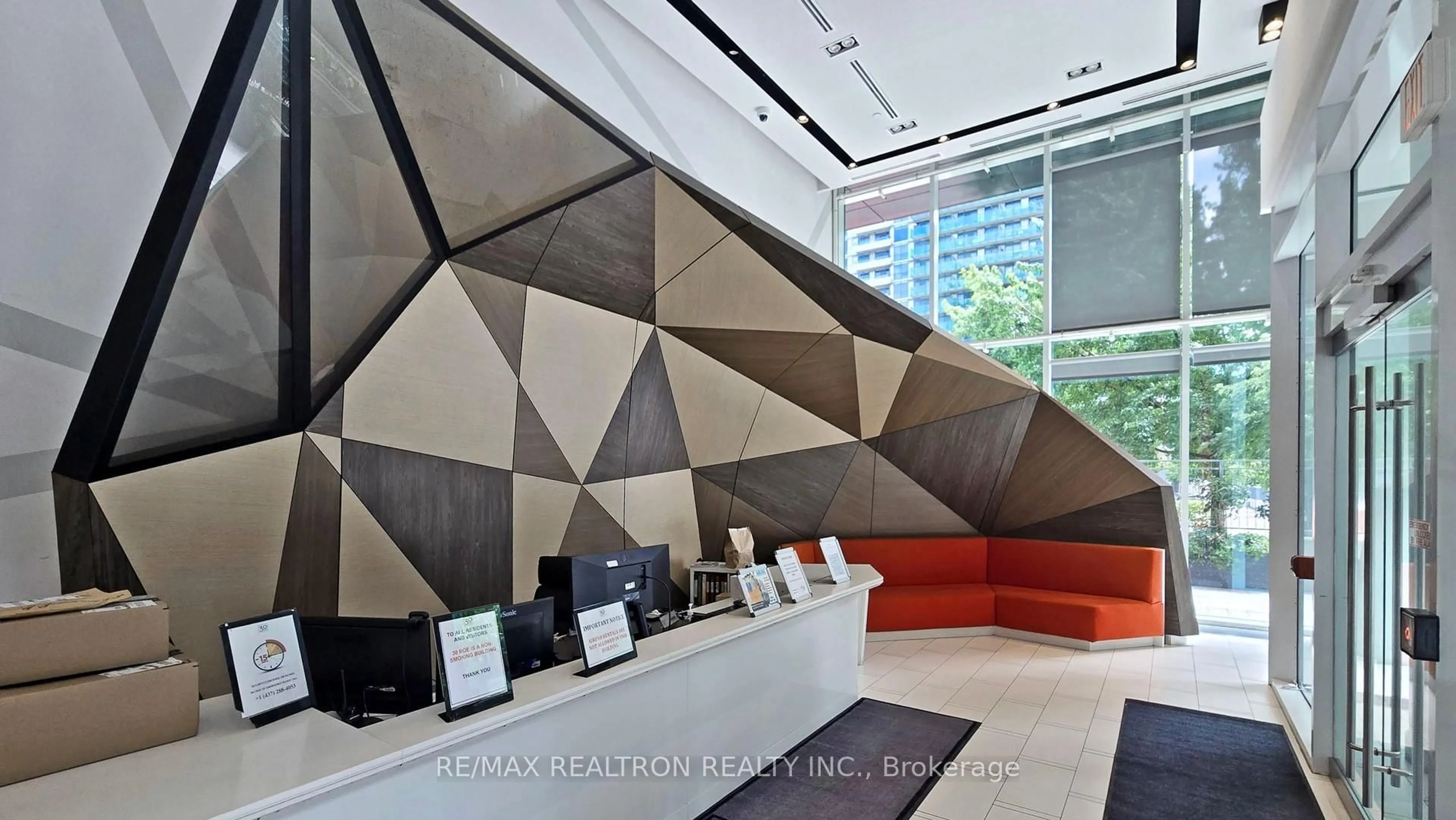 Lobby for 30 Roehampton Ave #3111, Toronto Ontario M4P 1R2