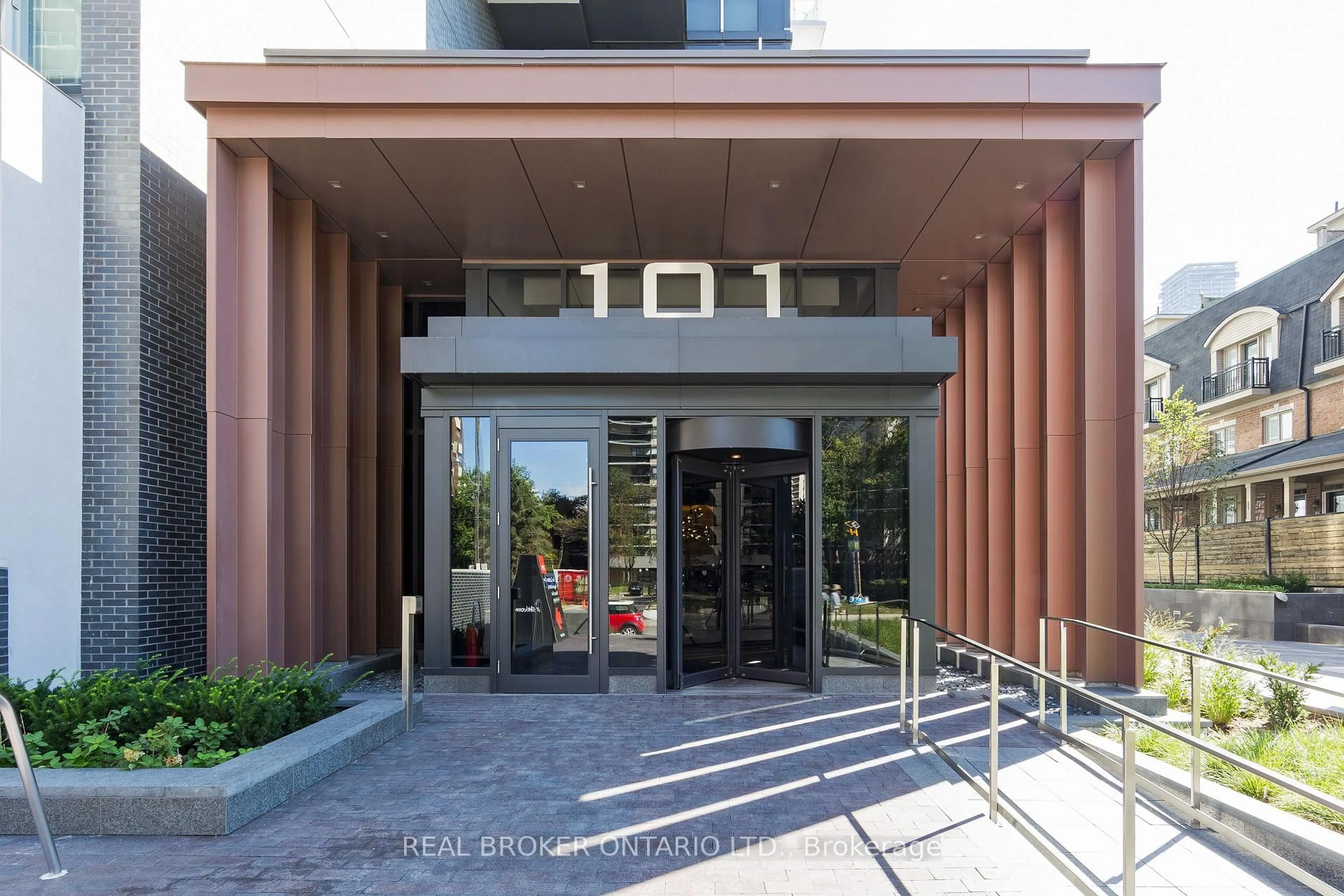 Indoor foyer for 101 Erskine Ave #1904, Toronto Ontario M4P 1Y5