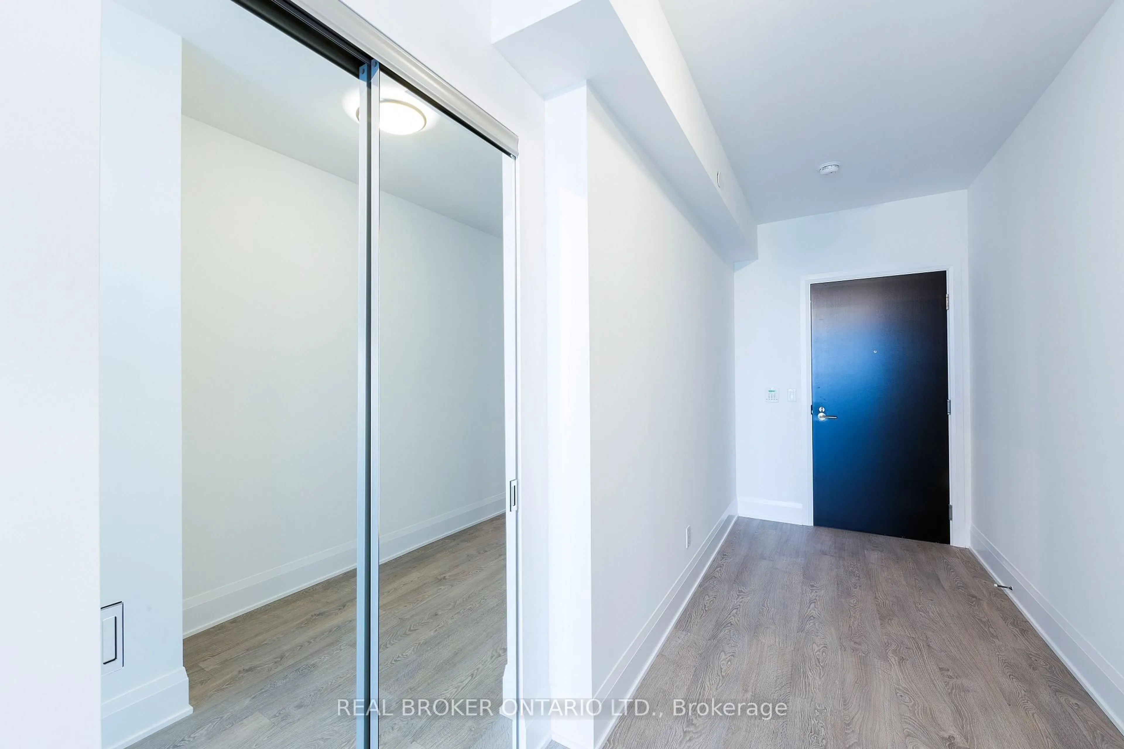 A pic of a room for 101 Erskine Ave #1904, Toronto Ontario M4P 1Y5