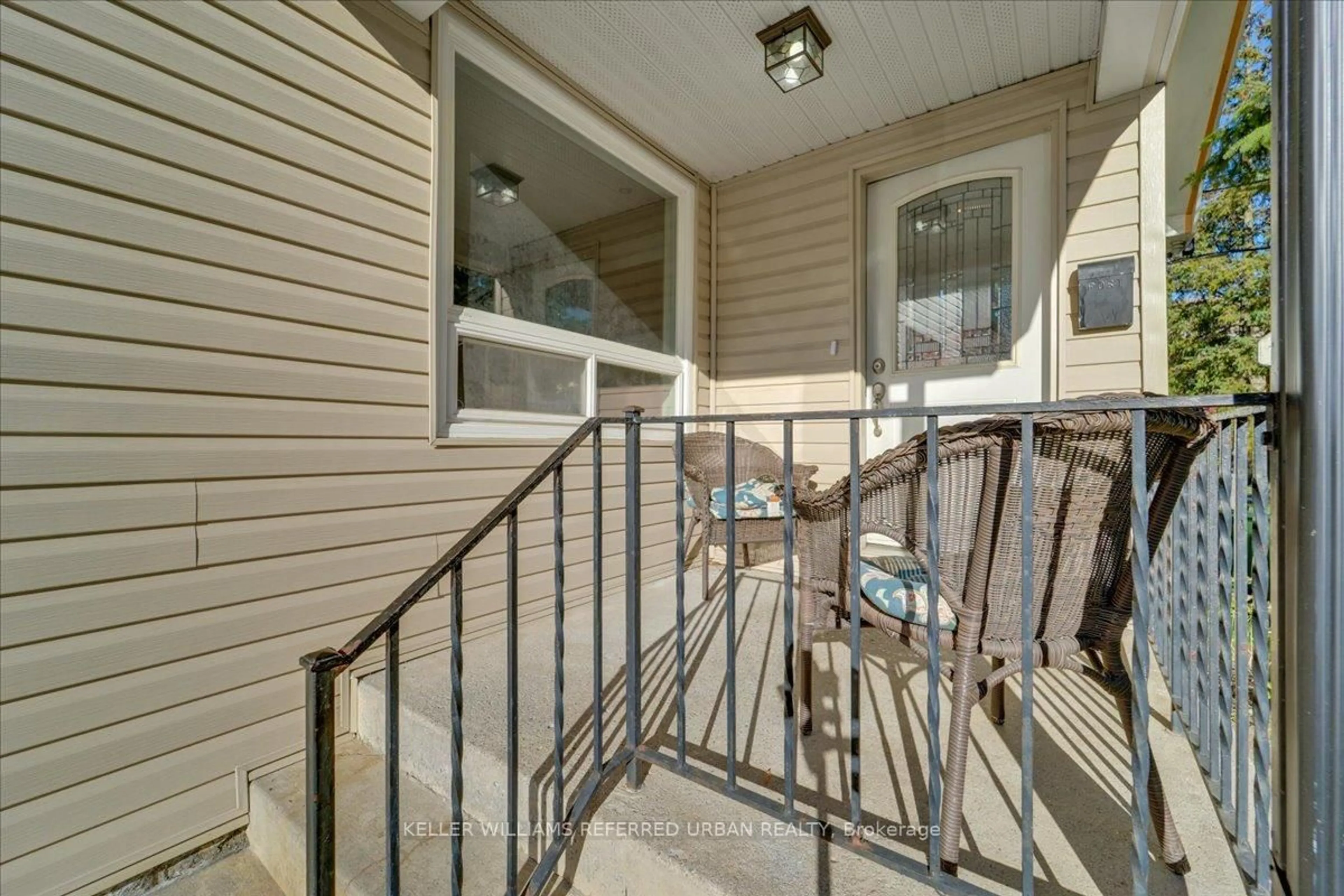 Patio, street for 116 Burnett Ave, Toronto Ontario M2N 1V5