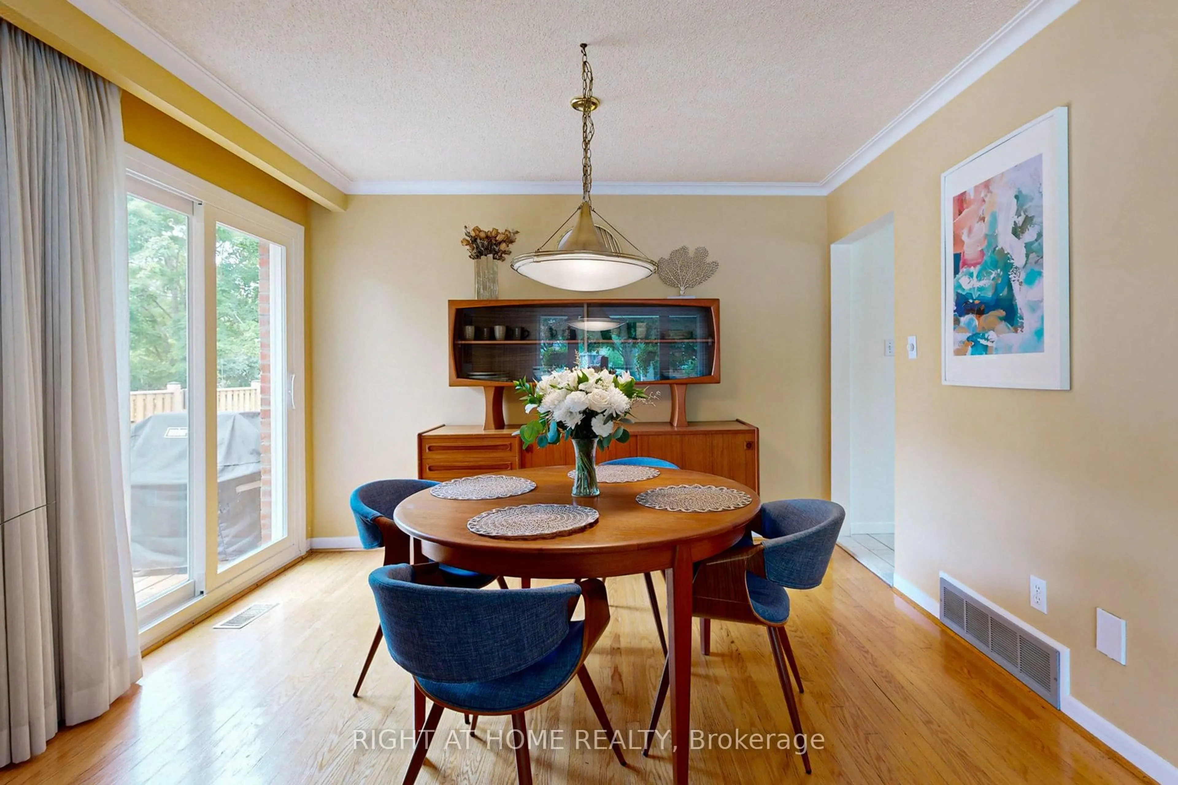 Dining room, wood/laminate floor for 220 Homewood Ave, Toronto Ontario M2M 1K6