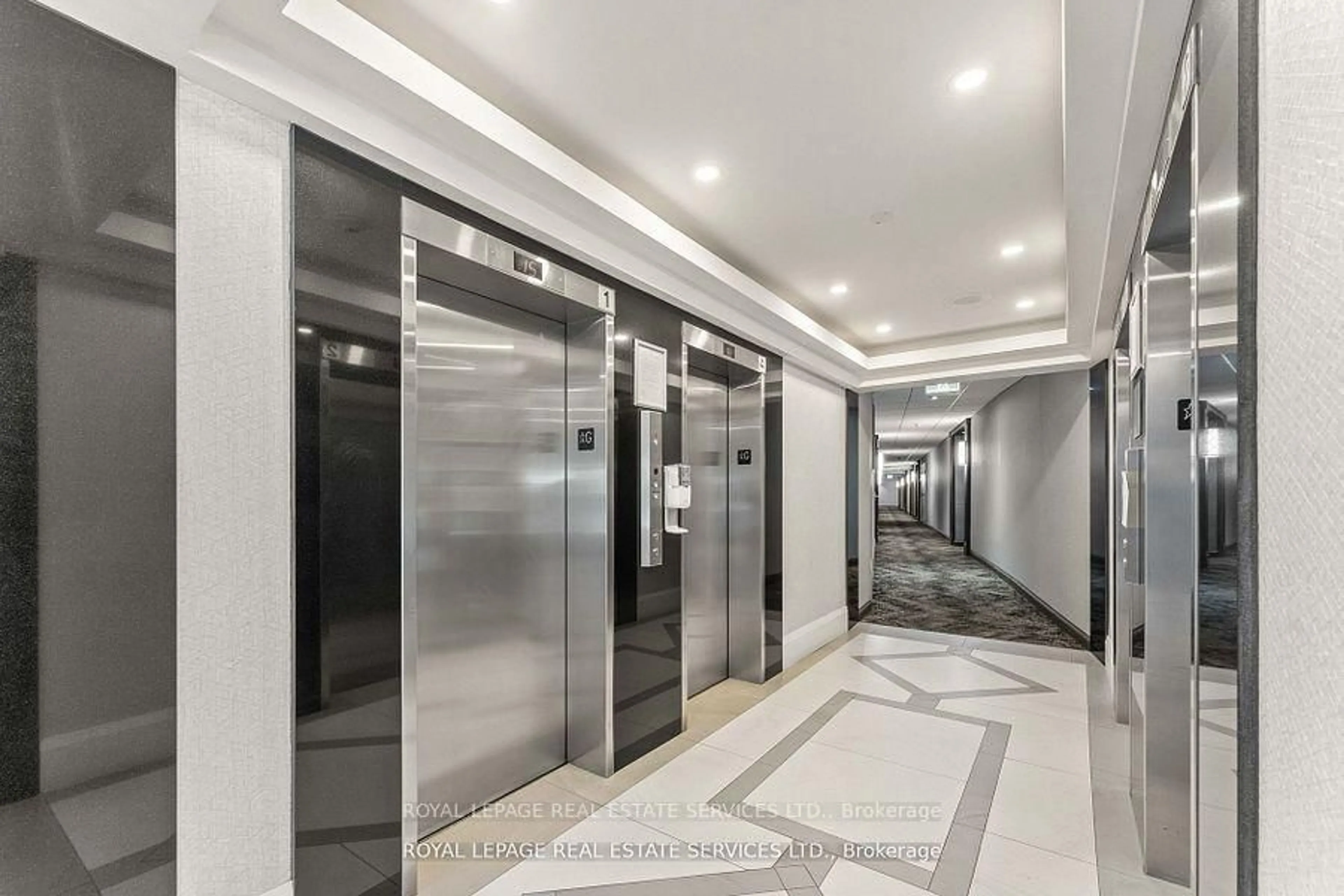 Indoor foyer for 5444 Yonge St #1711, Toronto Ontario M2N 6J4