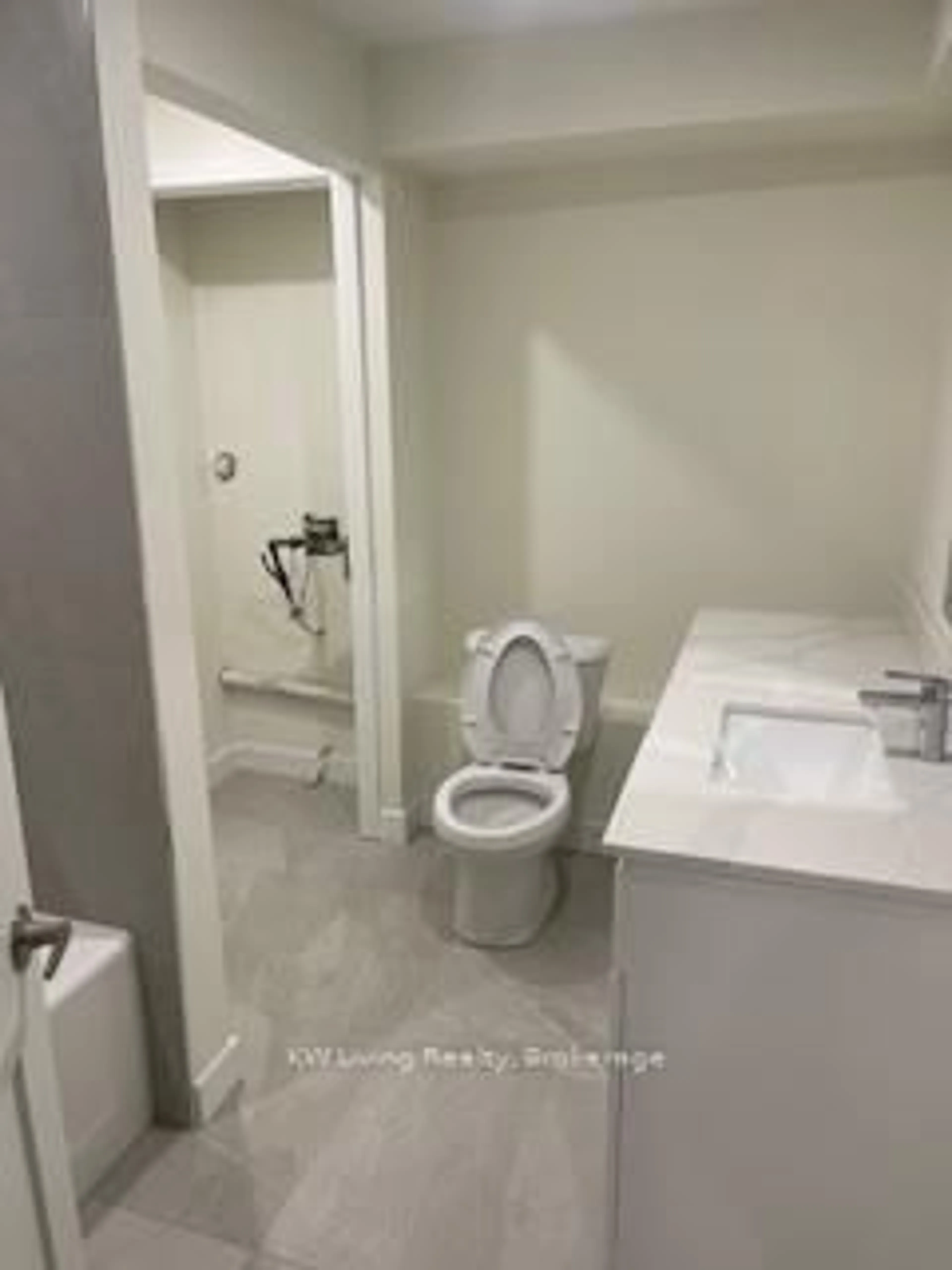 A pic of a room for 140 Rusholme St, Toronto Ontario M6H 2Y7