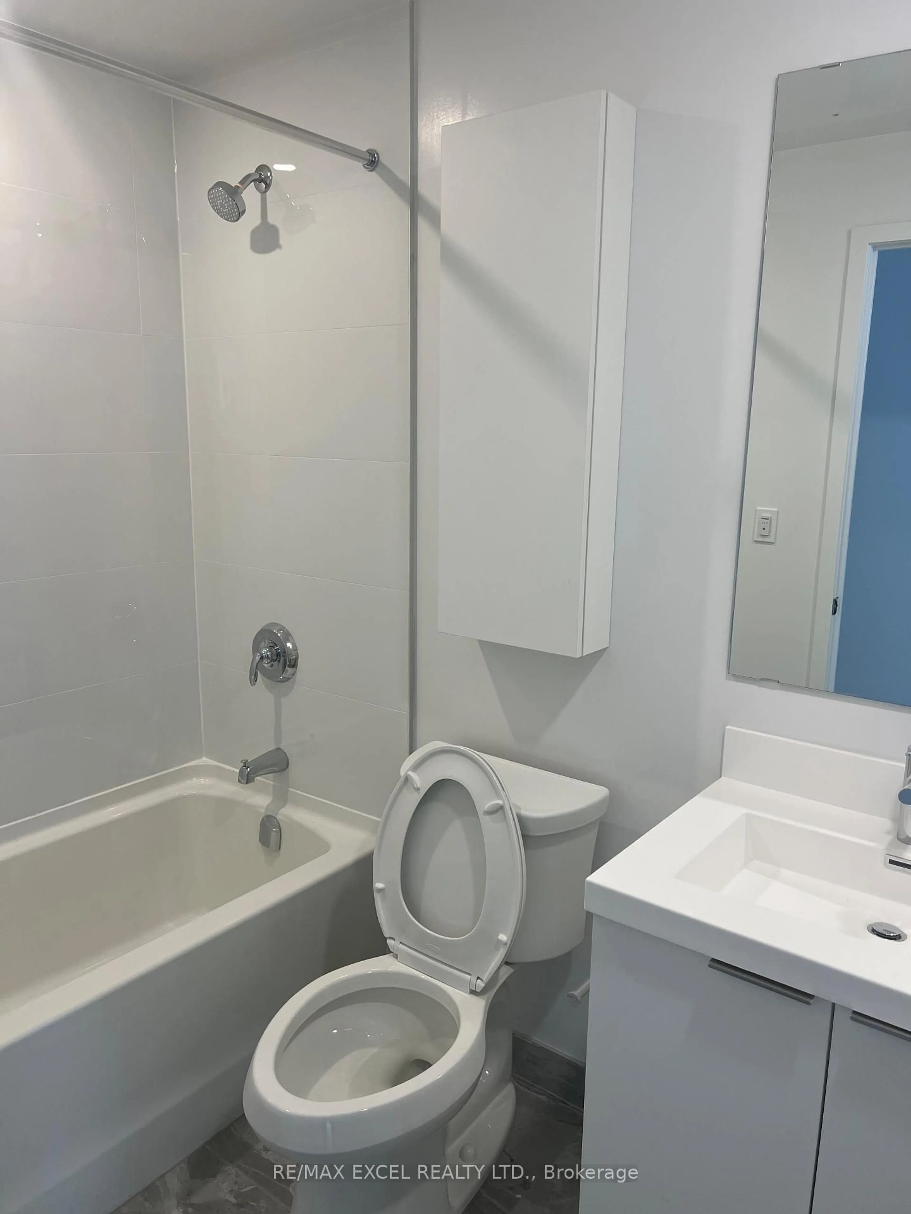 Standard bathroom, unknown for 50 O'neil Rd #319, Toronto Ontario M3C 0R1