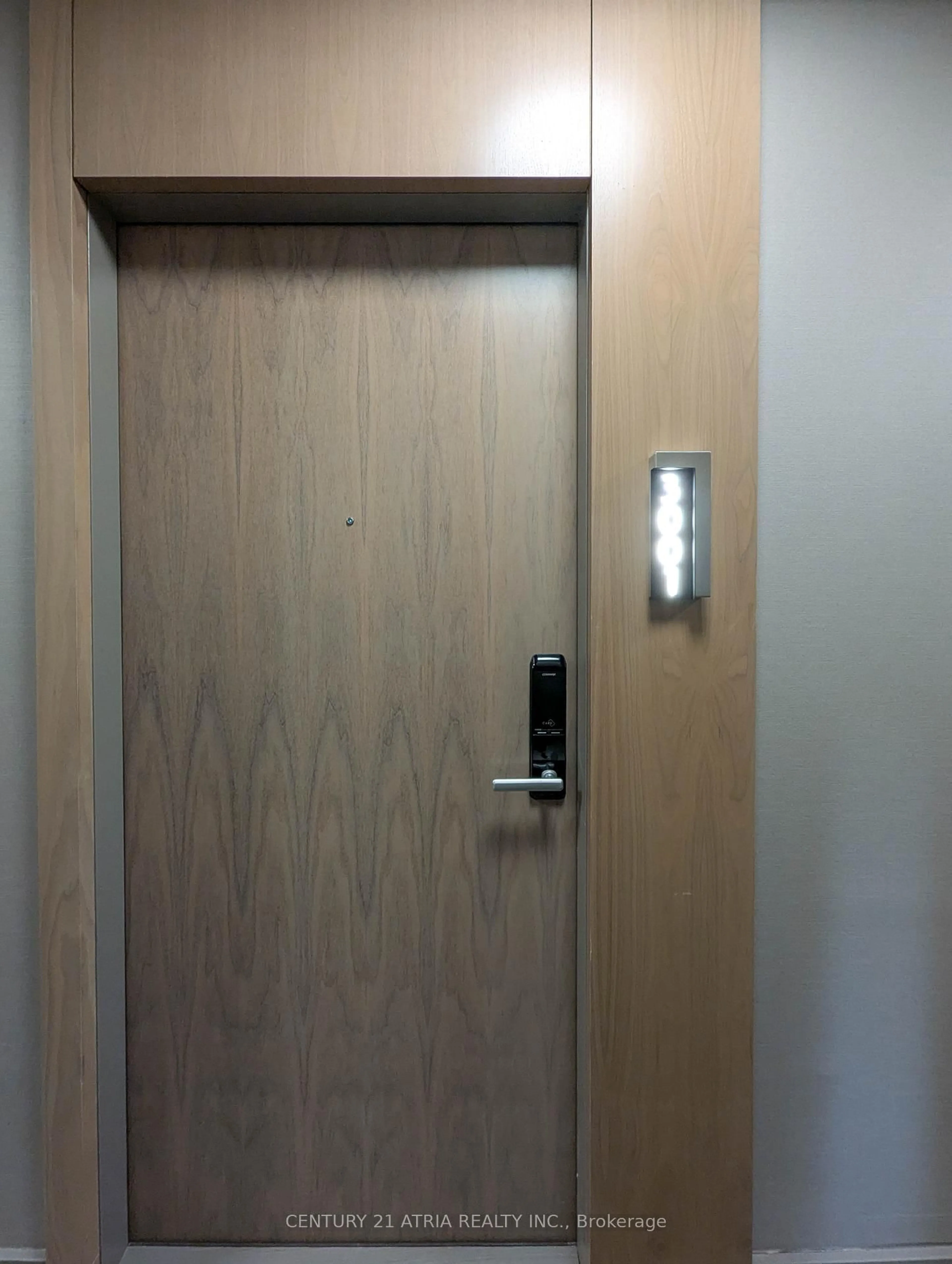 Indoor foyer for 575 Bloor St #3001, Toronto Ontario M4W 0B2