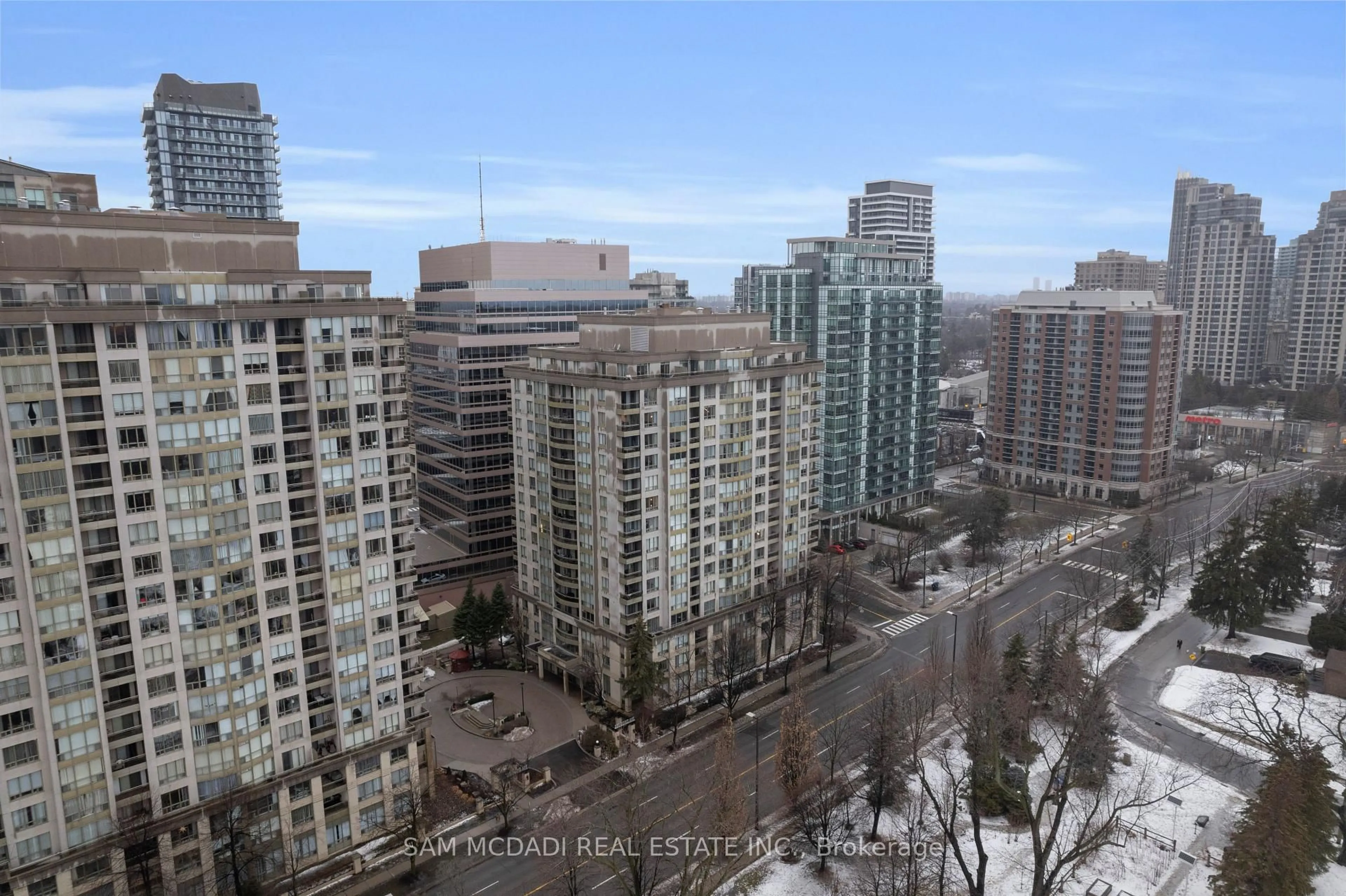 A pic from outside/outdoor area/front of a property/back of a property/a pic from drone, city buildings view from balcony for 260 Doris Ave #811, Toronto Ontario M2N 6X9
