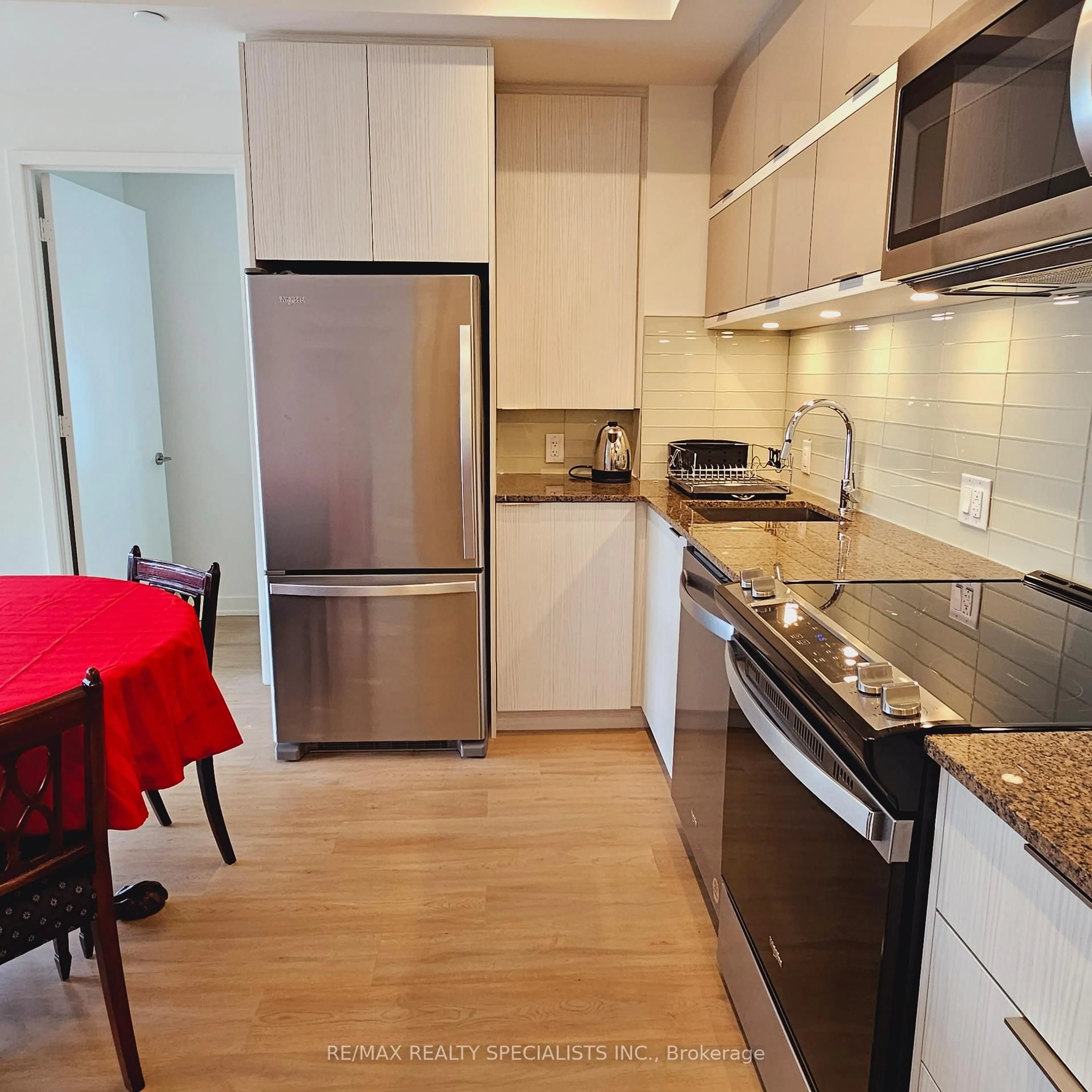 Standard kitchen, unknown for 10 DEERLICK Crt #410, Toronto Ontario M3A 0A7