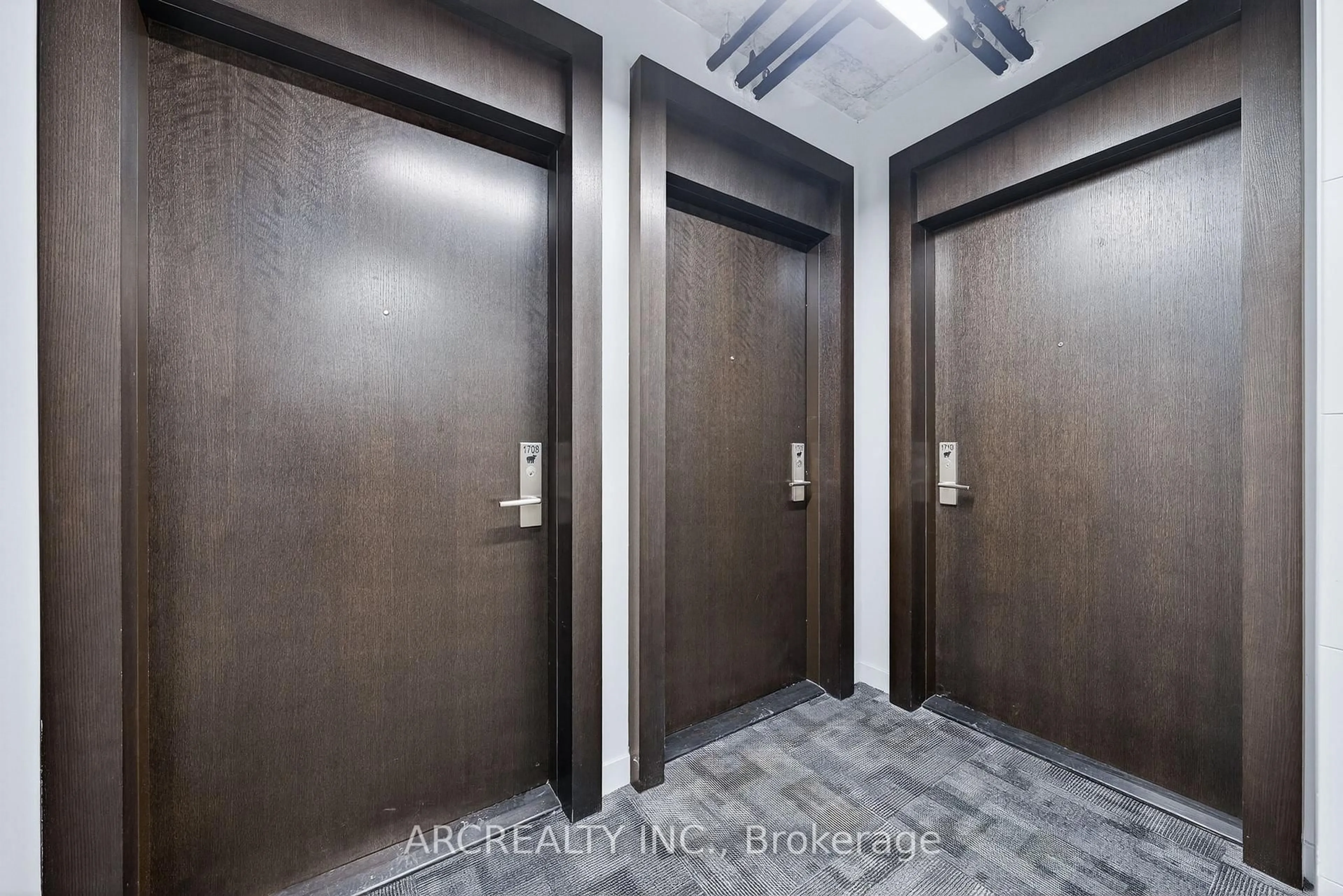 Indoor foyer for 55 Ontario St #1709, Toronto Ontario M5A 0N8