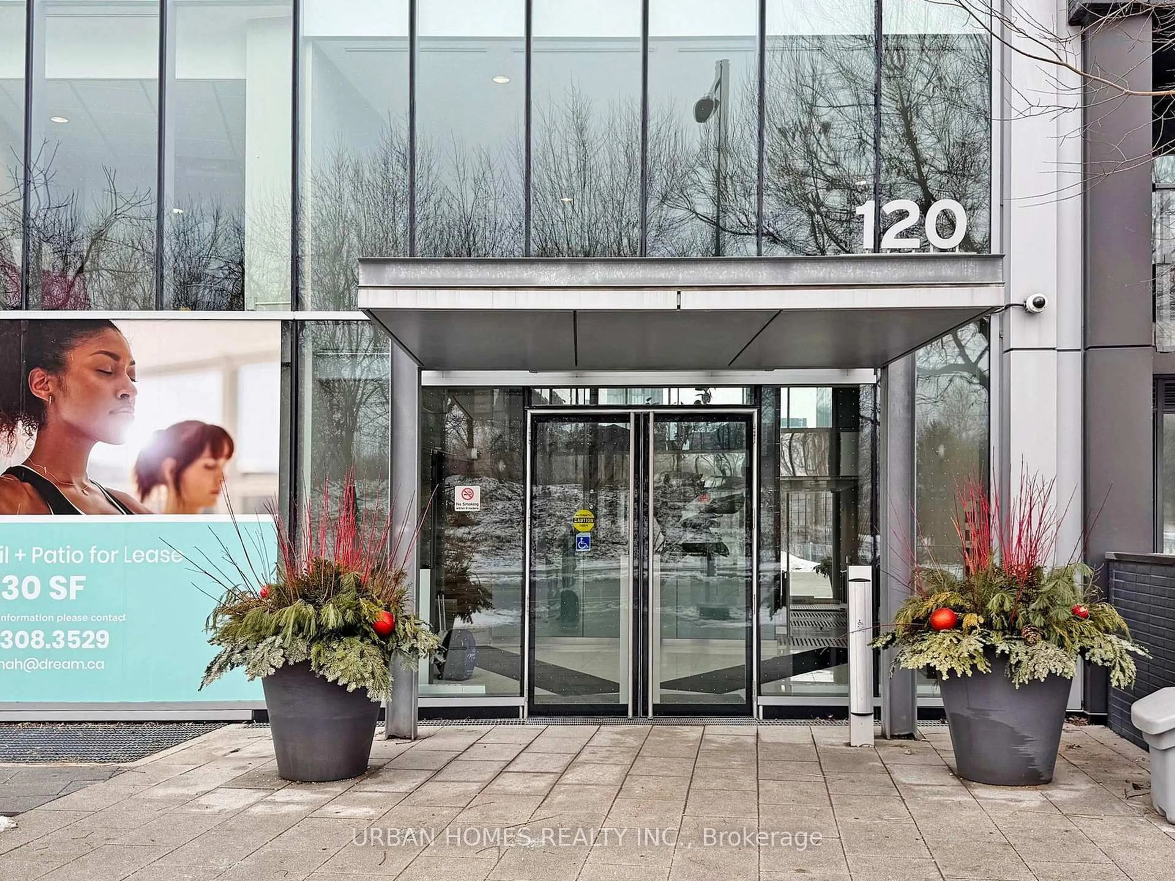 Indoor foyer for 120 Bayview Ave #S202, Toronto Ontario M5A 3R7