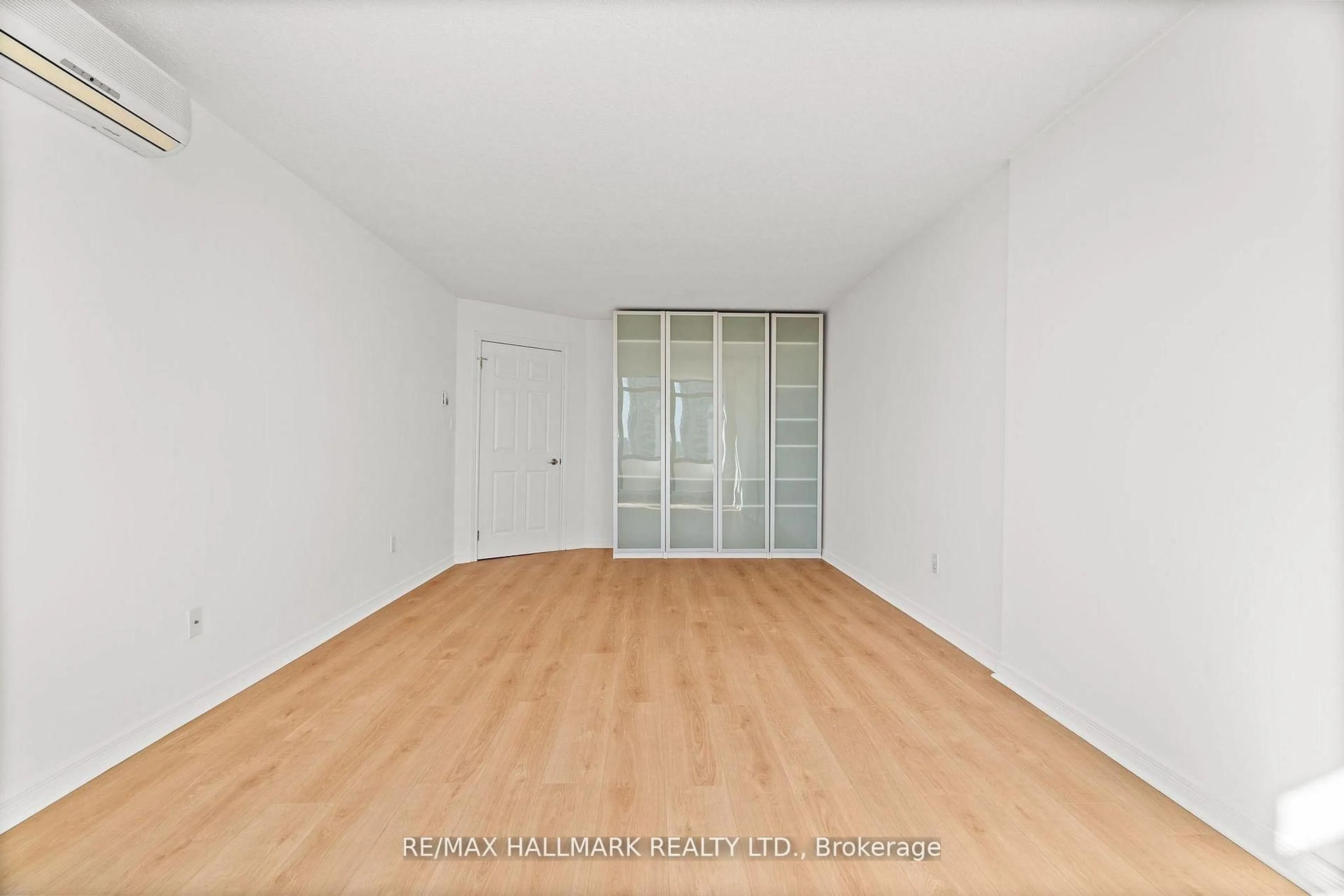 A pic of a room for 3300 Don Mills Rd #1805, Toronto Ontario M2J 4X7