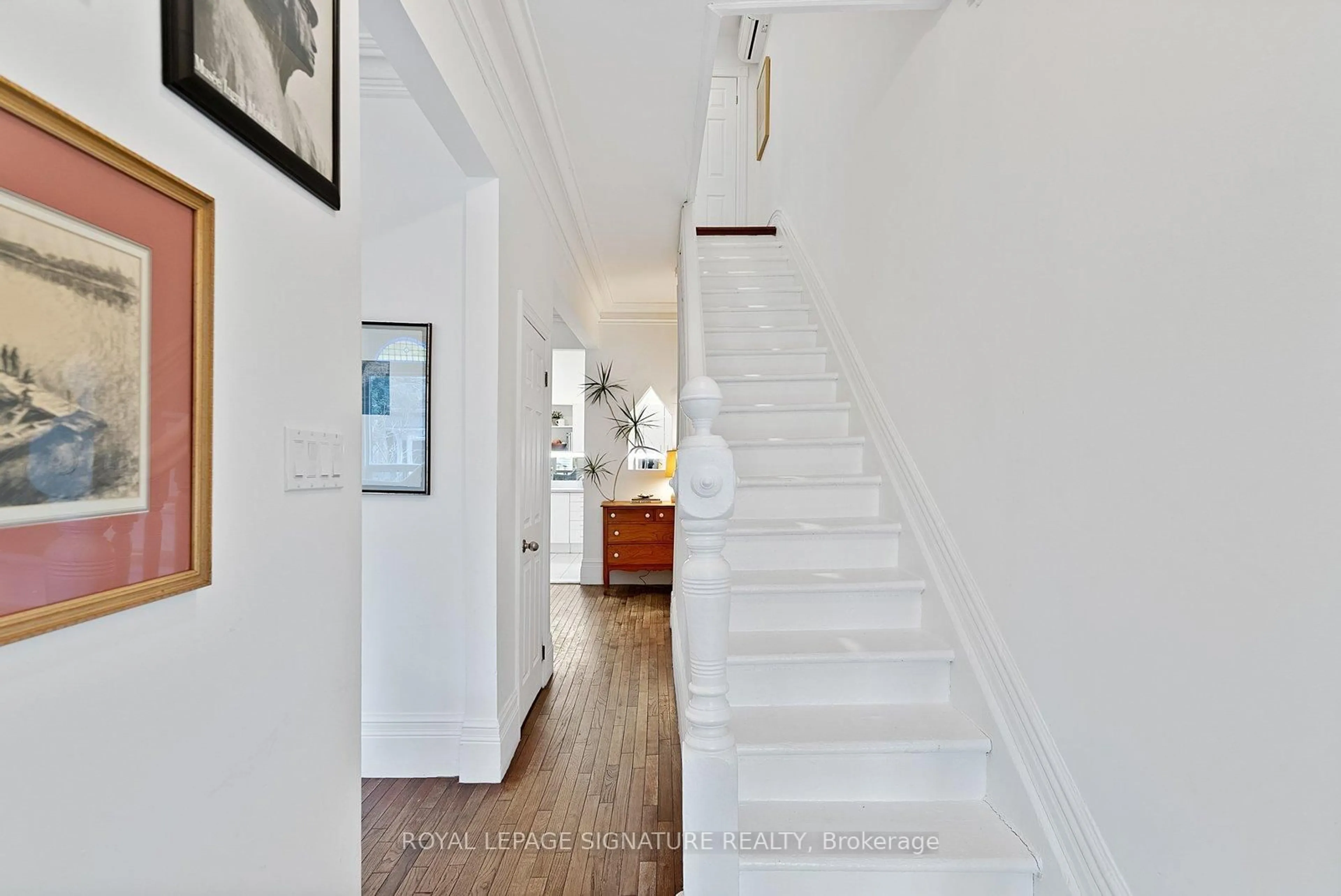 Unknown for 28 Shannon St, Toronto Ontario M6J 2E7