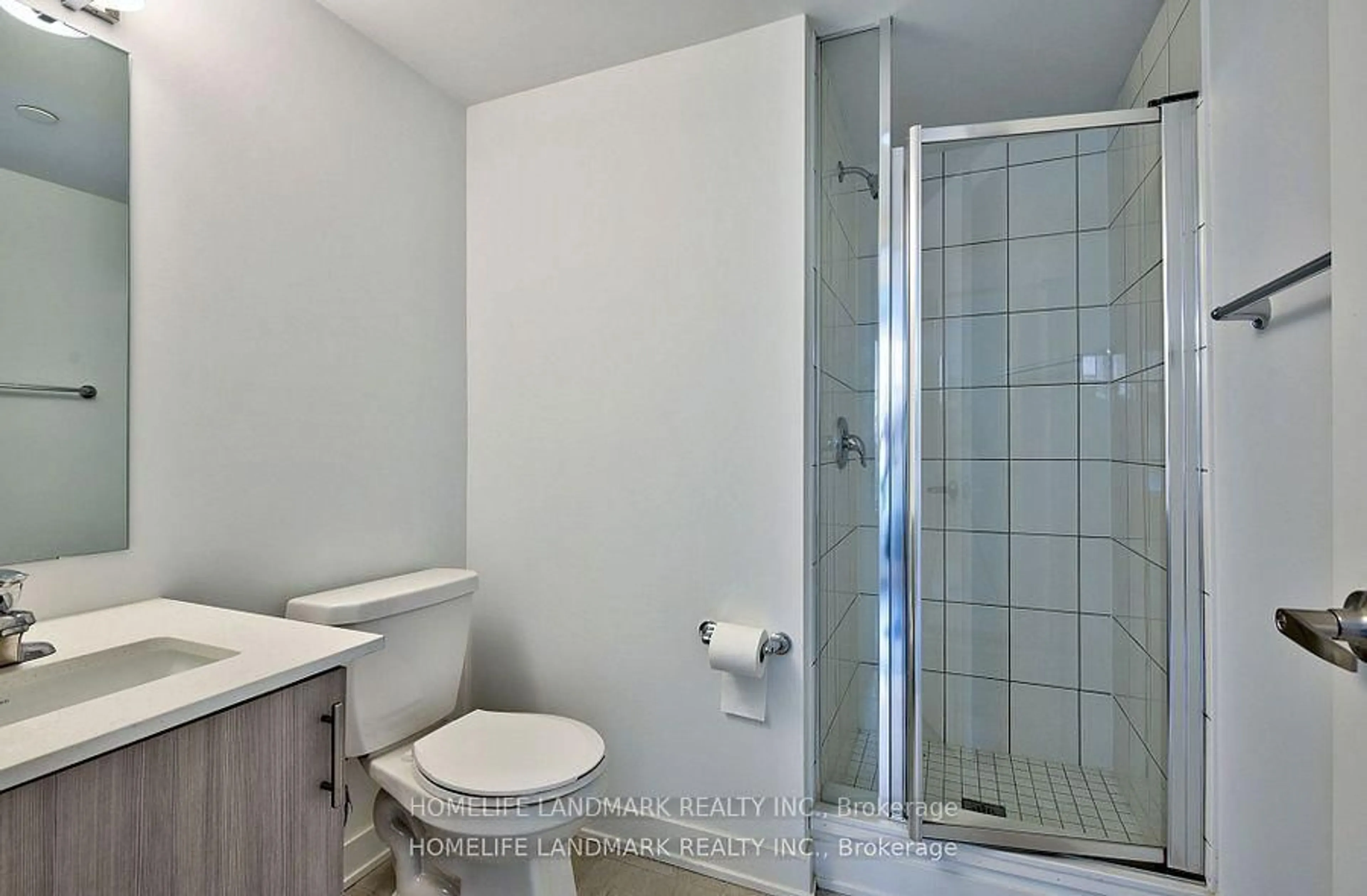 Standard bathroom, ceramic/tile floor for 30 Case Ootes Dr, Toronto Ontario M4A 1C5
