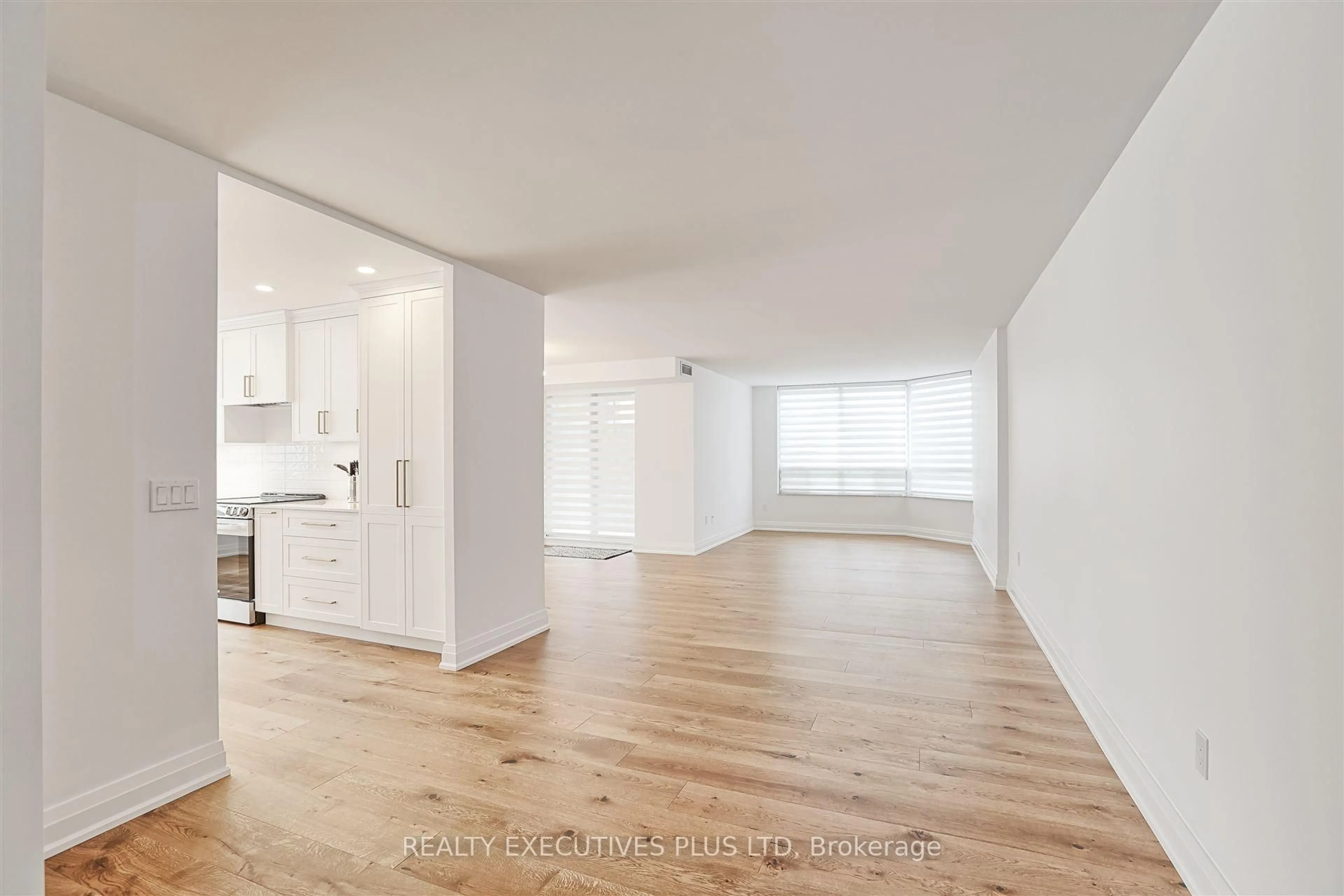 A pic of a room for 1210 Don Mills Rd #427, Toronto Ontario M3B 3N9