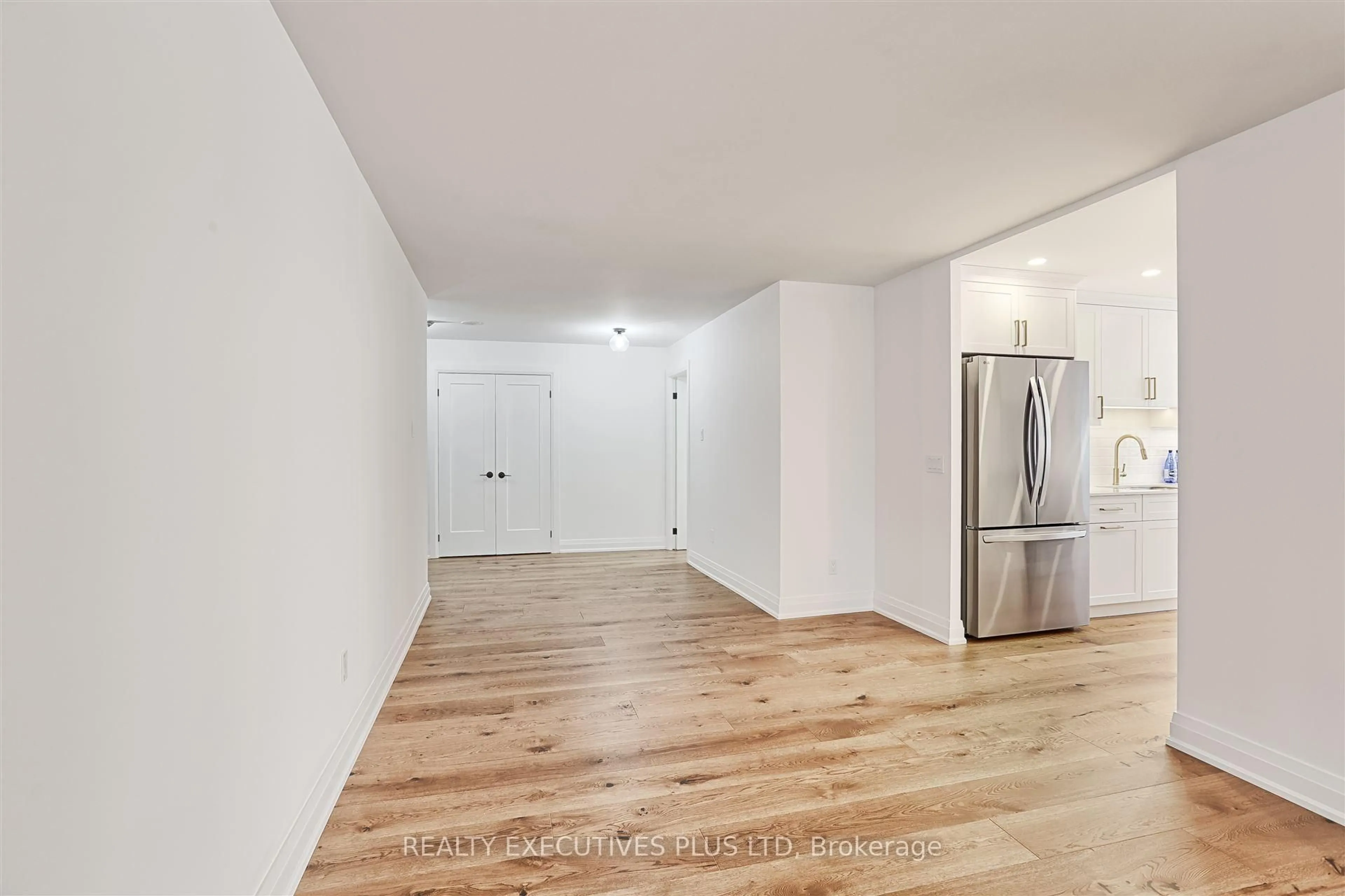 A pic of a room for 1210 Don Mills Rd #427, Toronto Ontario M3B 3N9