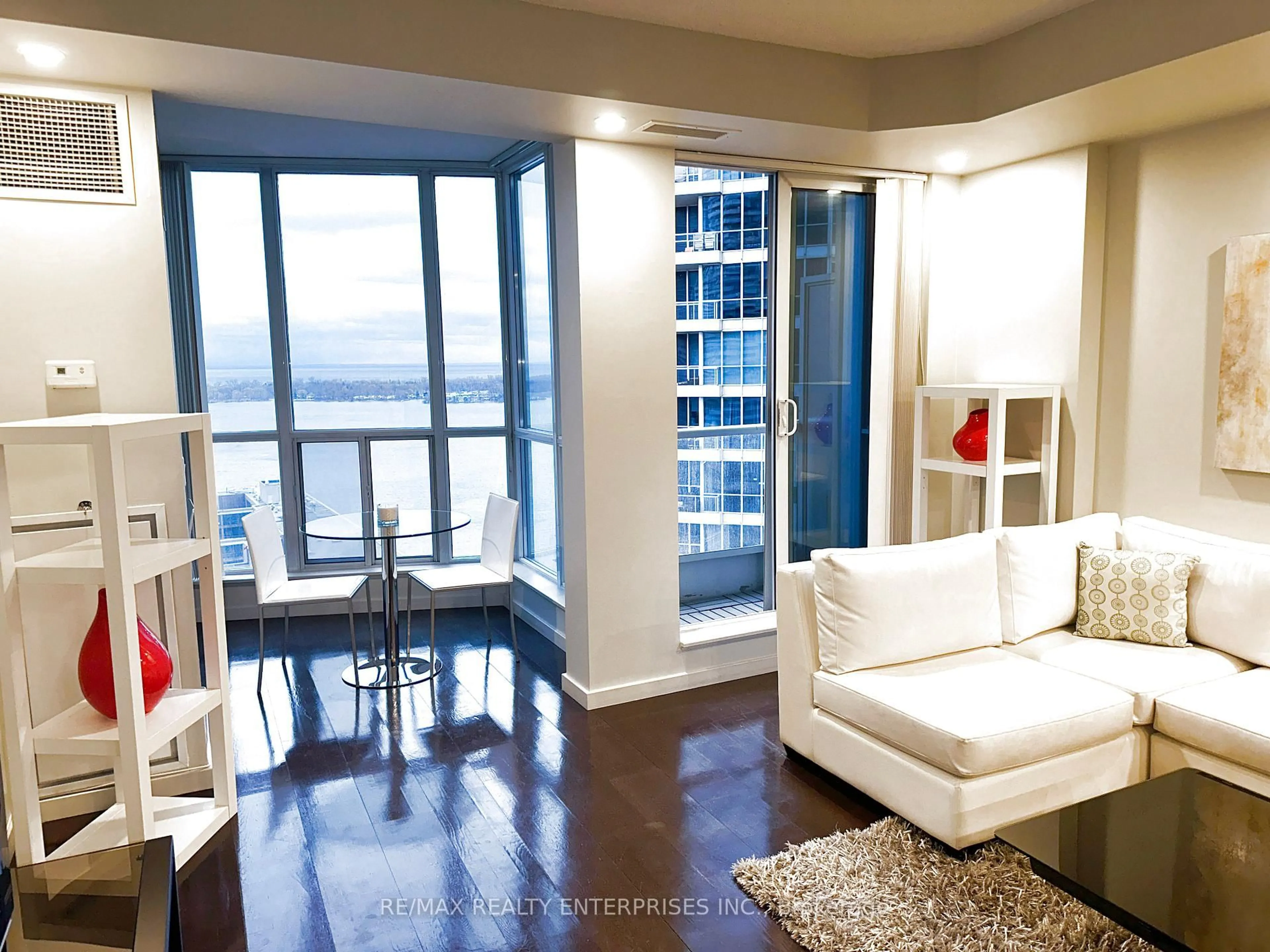 Unknown for 8 York St #2710, Toronto Ontario M5J 2Y2