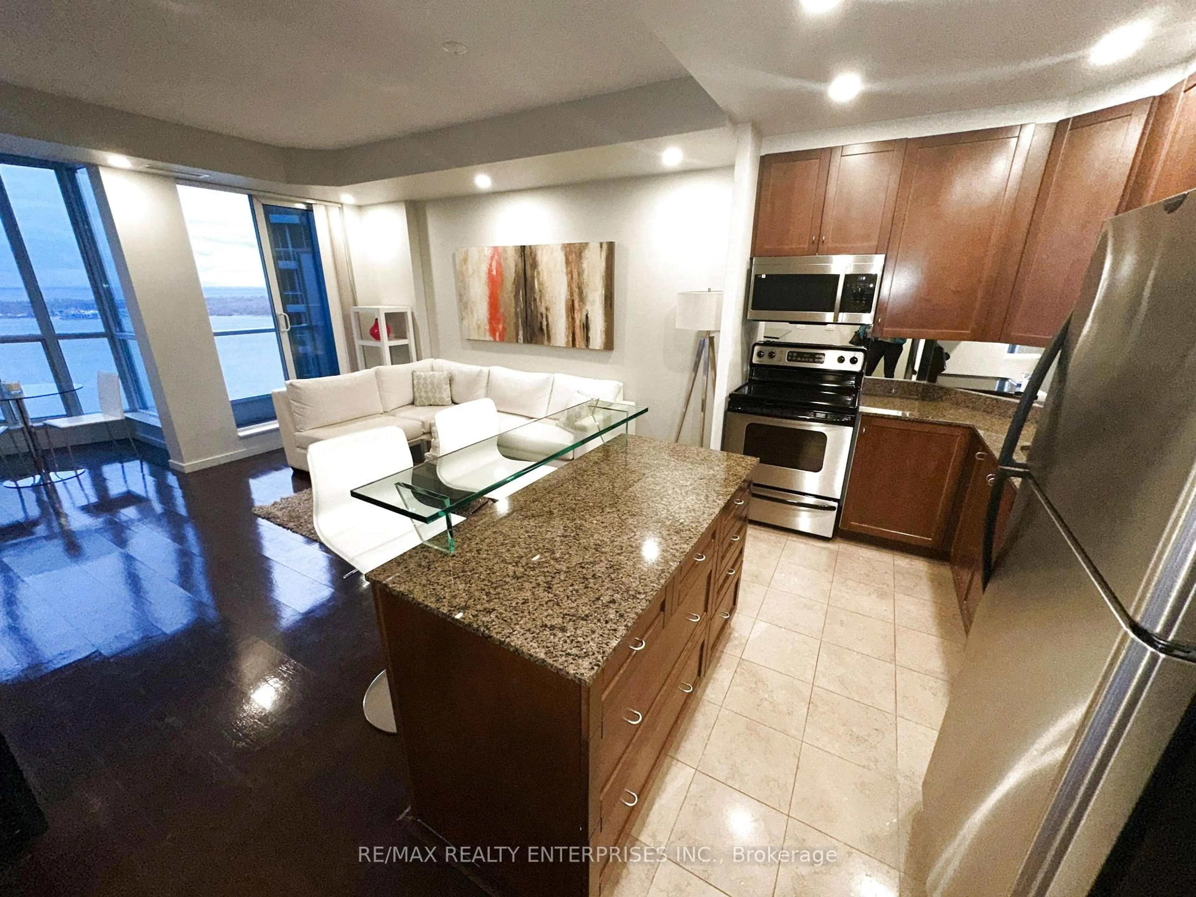 Open concept kitchen, ceramic/tile floor for 8 York St #2710, Toronto Ontario M5J 2Y2
