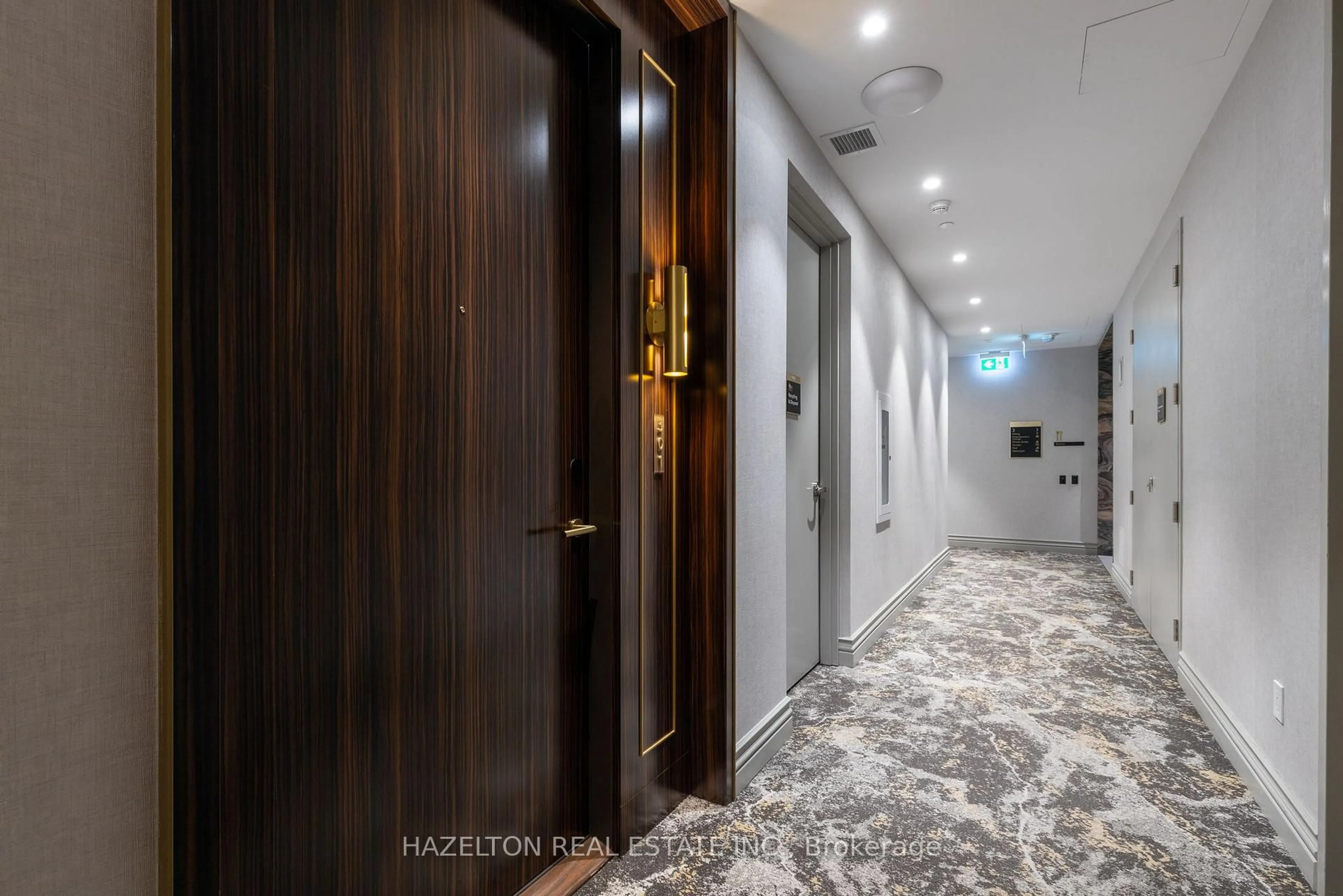 Indoor foyer for 455 Wellington St #301, Toronto Ontario M5V 0V8