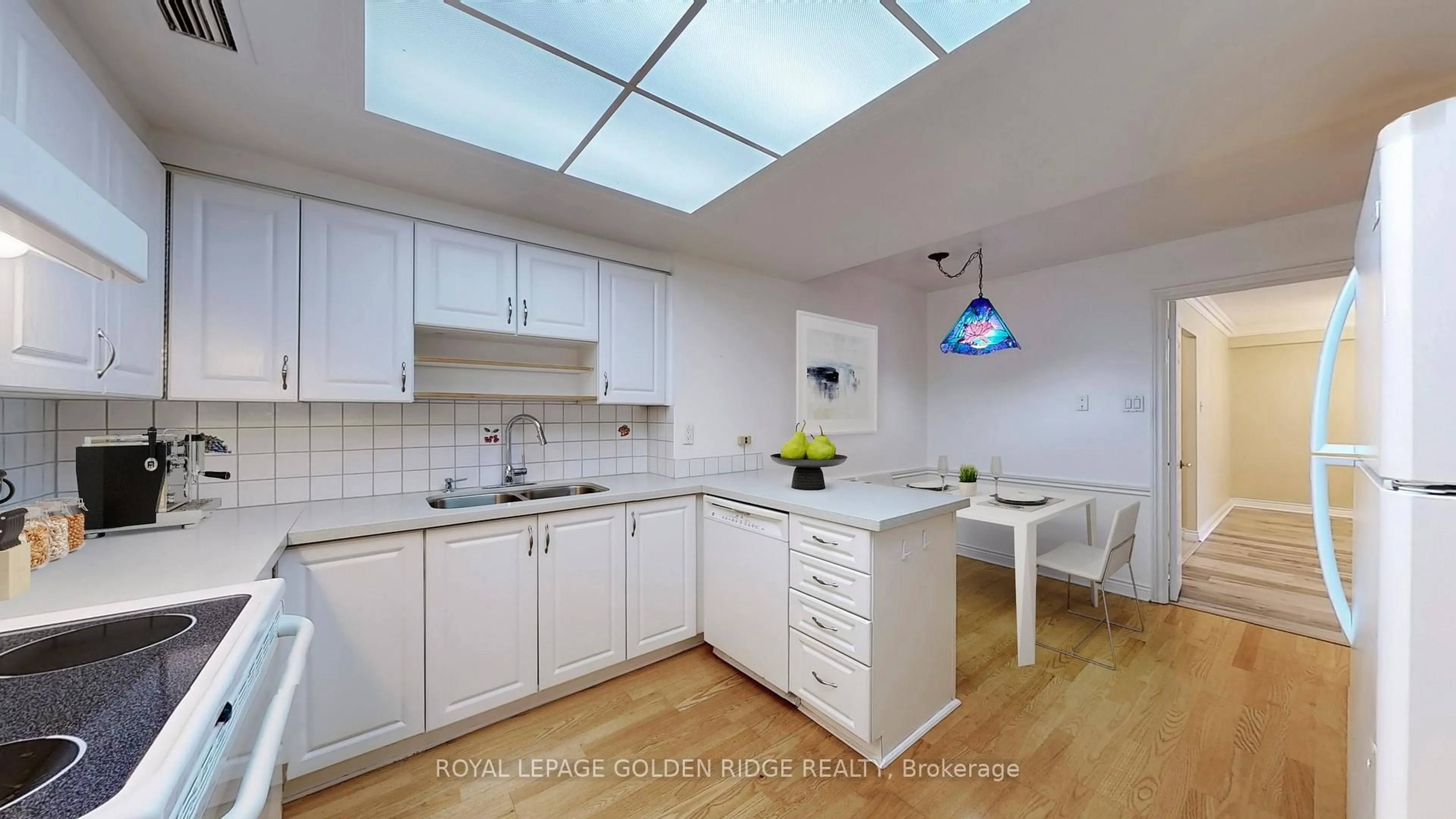 Standard kitchen, unknown for 65 Spring Garden Ave #304, Toronto Ontario M2N 6H9