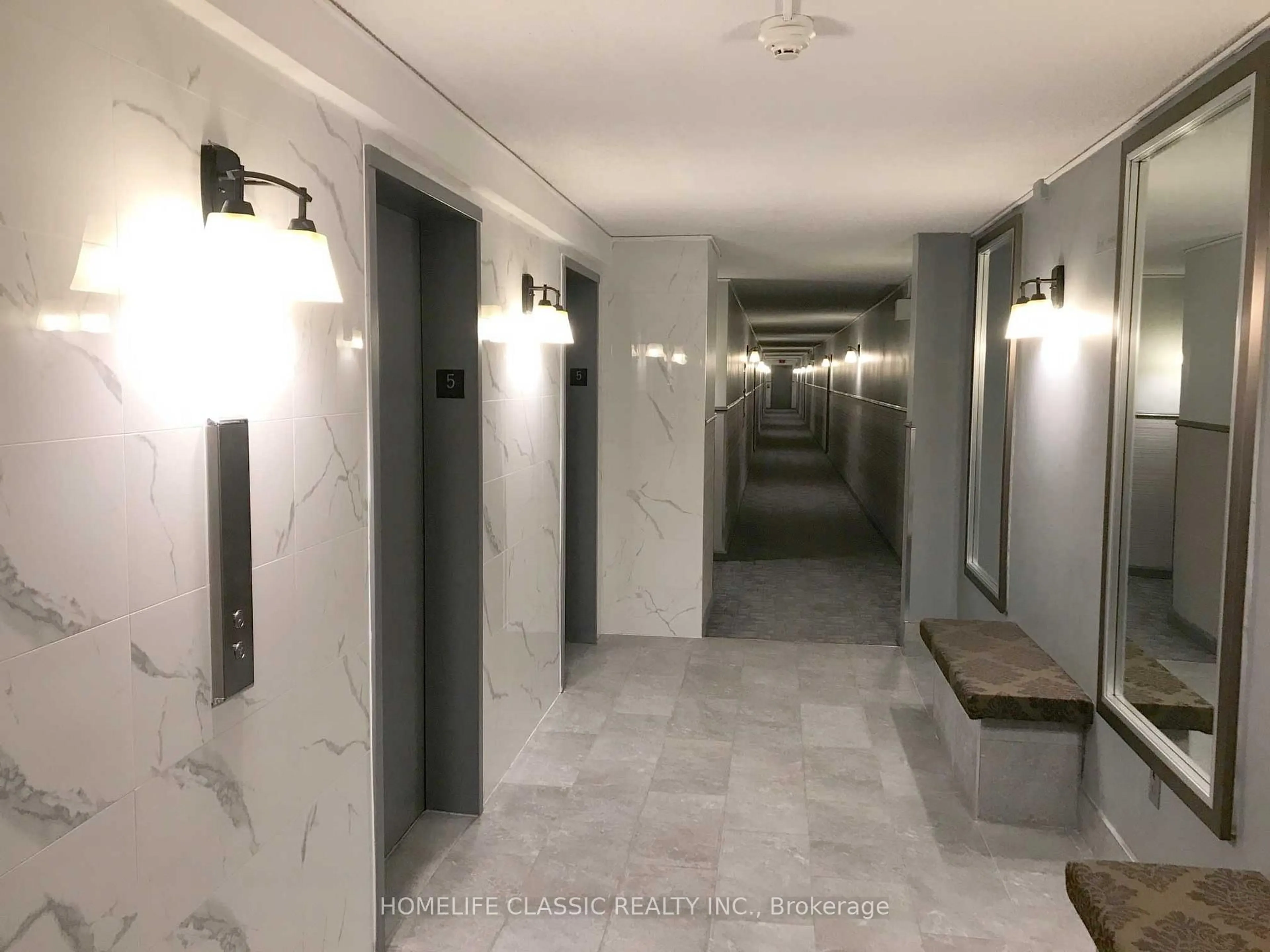 Indoor foyer for 175 Hilda Ave #1109, Toronto Ontario M2M 1V8
