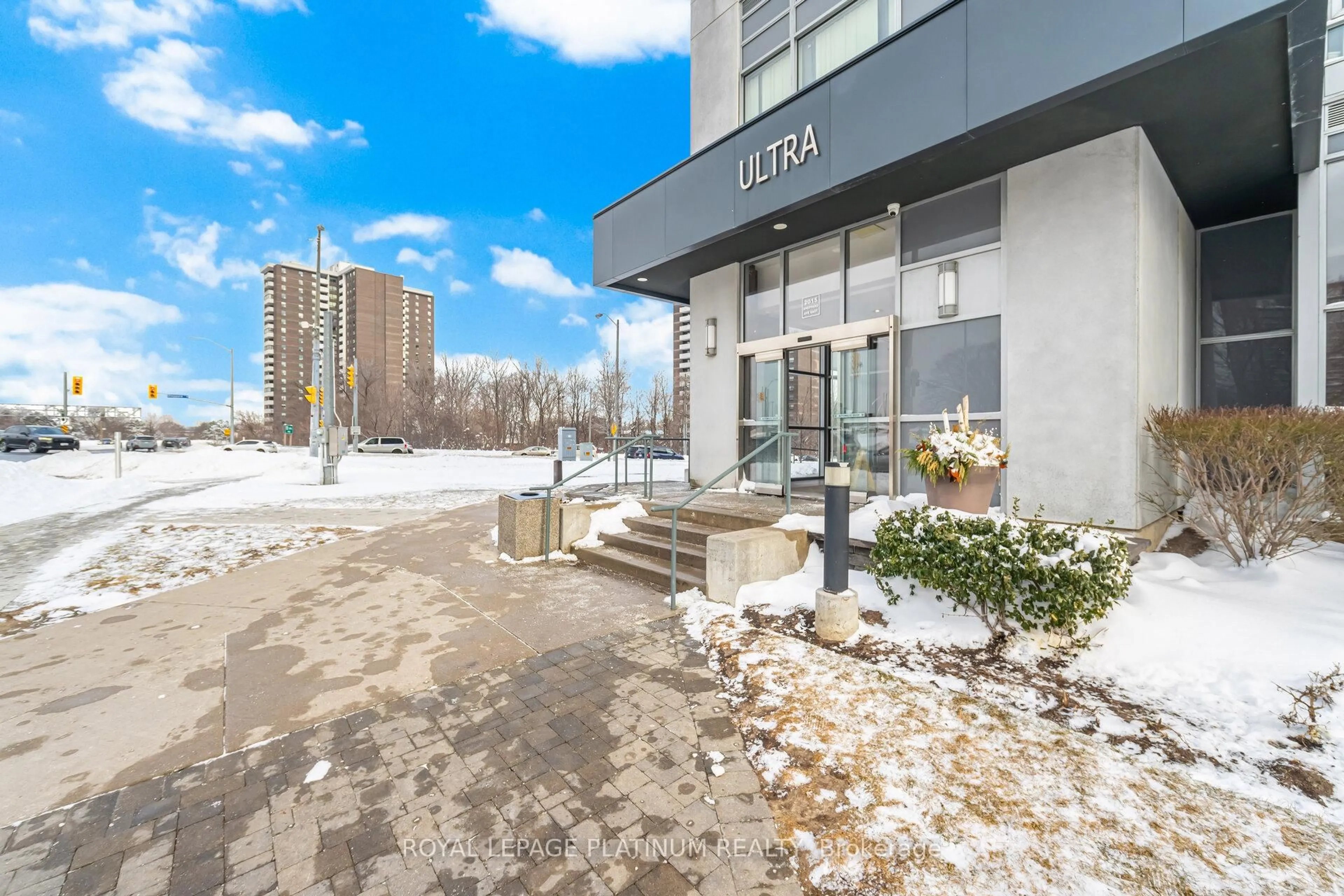 Patio, street for 2015 Sheppard Ave #3005, Toronto Ontario M2J 0B3