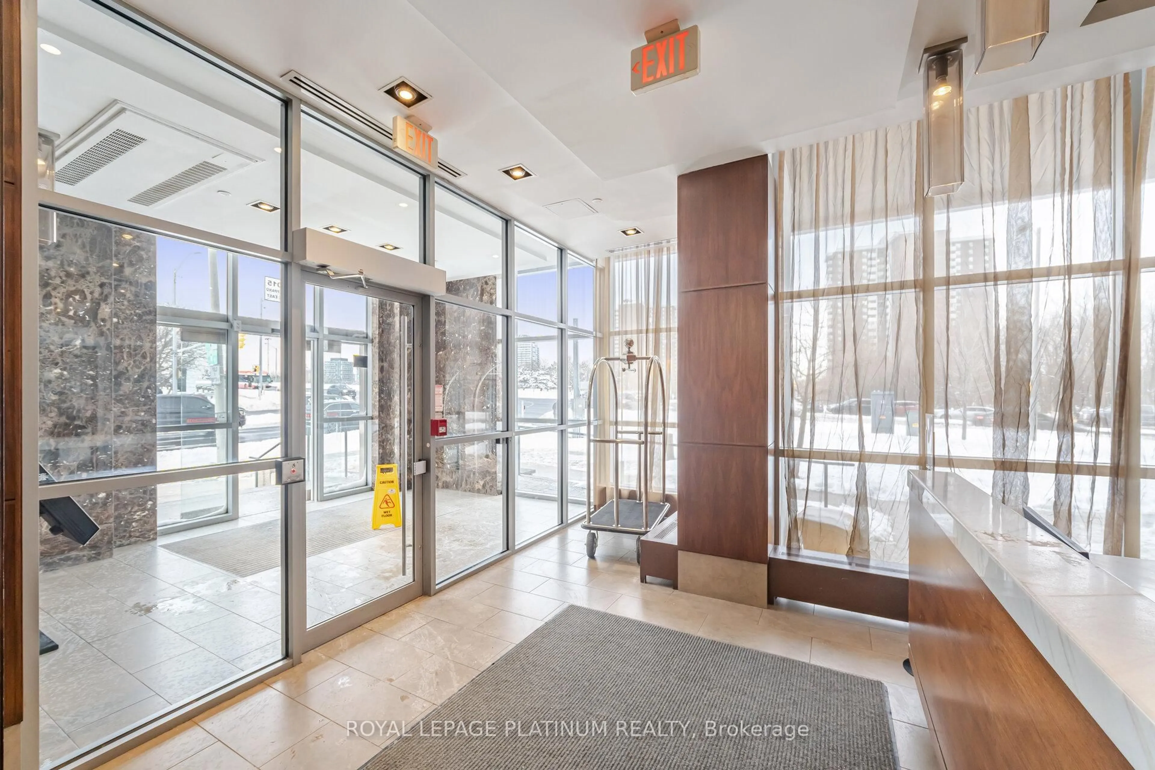 Indoor foyer for 2015 Sheppard Ave #3005, Toronto Ontario M2J 0B3