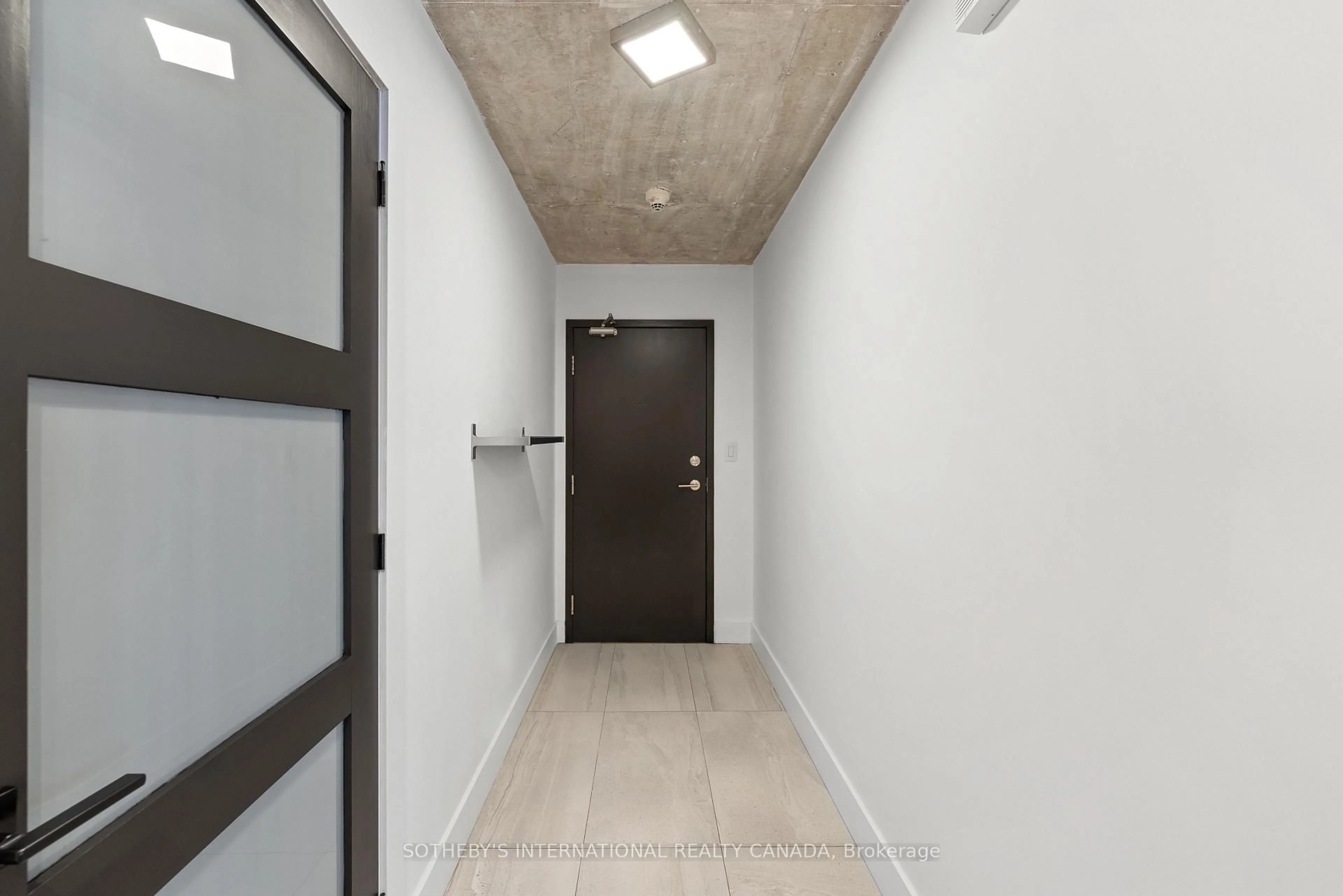 Indoor foyer for 11 Brunel Crt #3010, Toronto Ontario M5V 3Y3