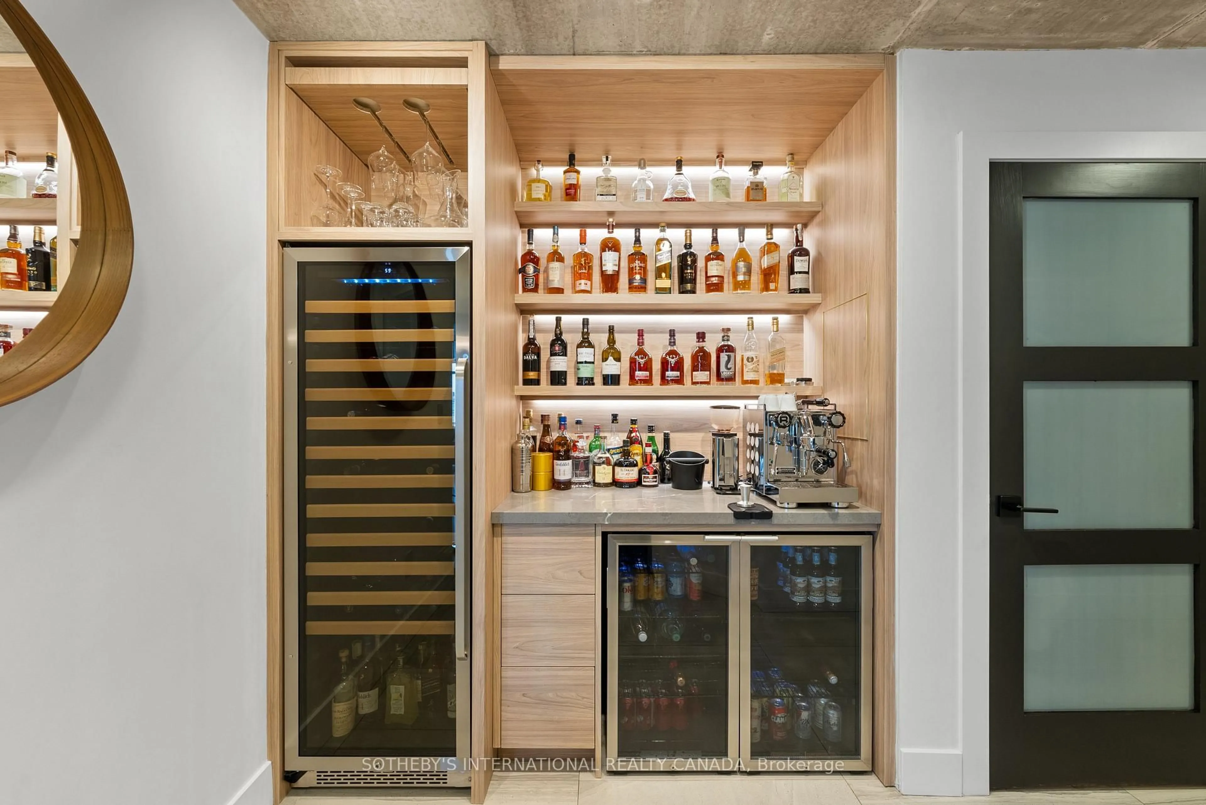 Contemporary kitchen, unknown for 11 Brunel Crt #3010, Toronto Ontario M5V 3Y3