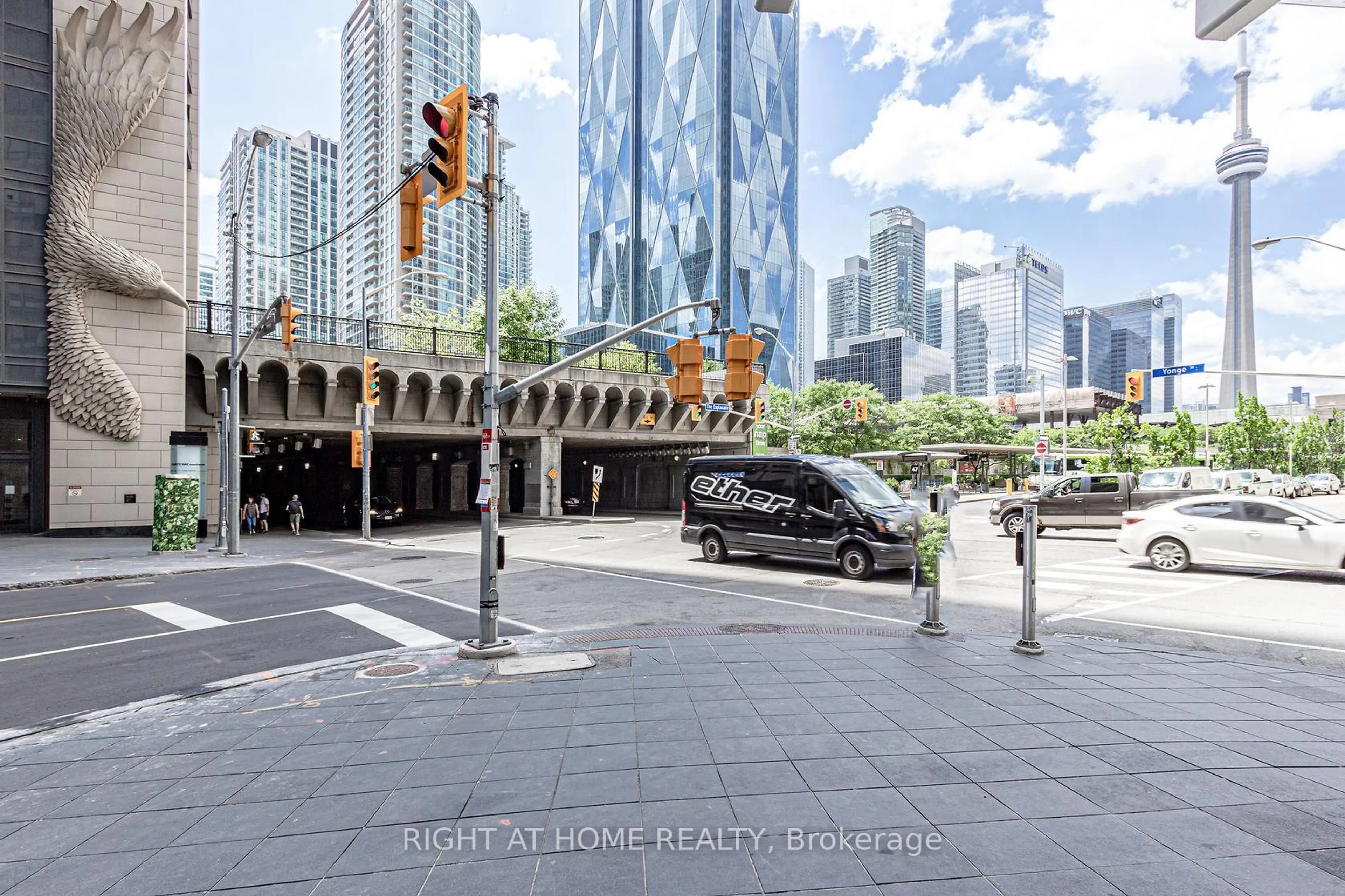 Unknown for 1 The Esplanade #301, Toronto Ontario M5E 0A8