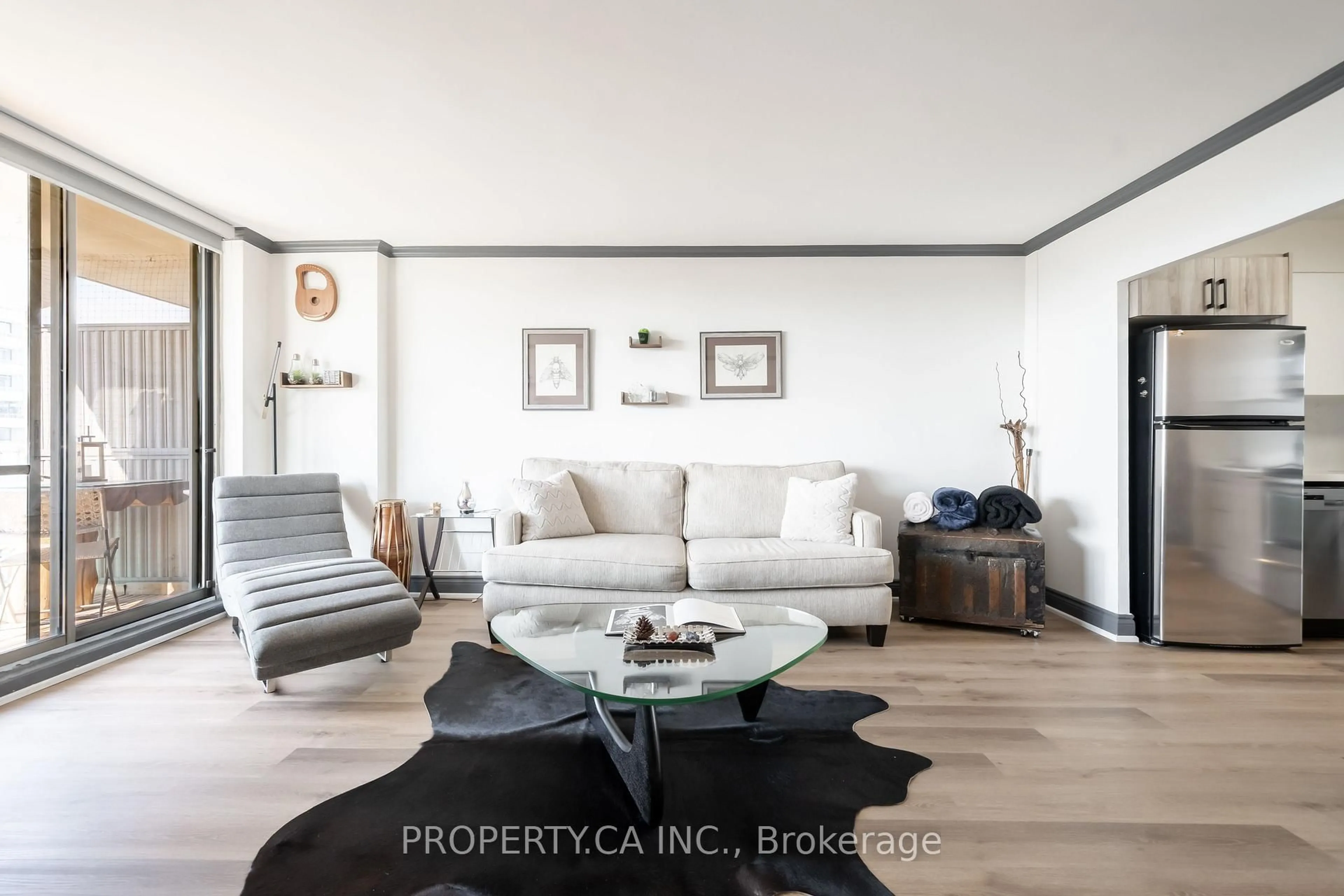 Living room with furniture, unknown for 5949 Yonge St #806, Toronto Ontario M2M 3V8