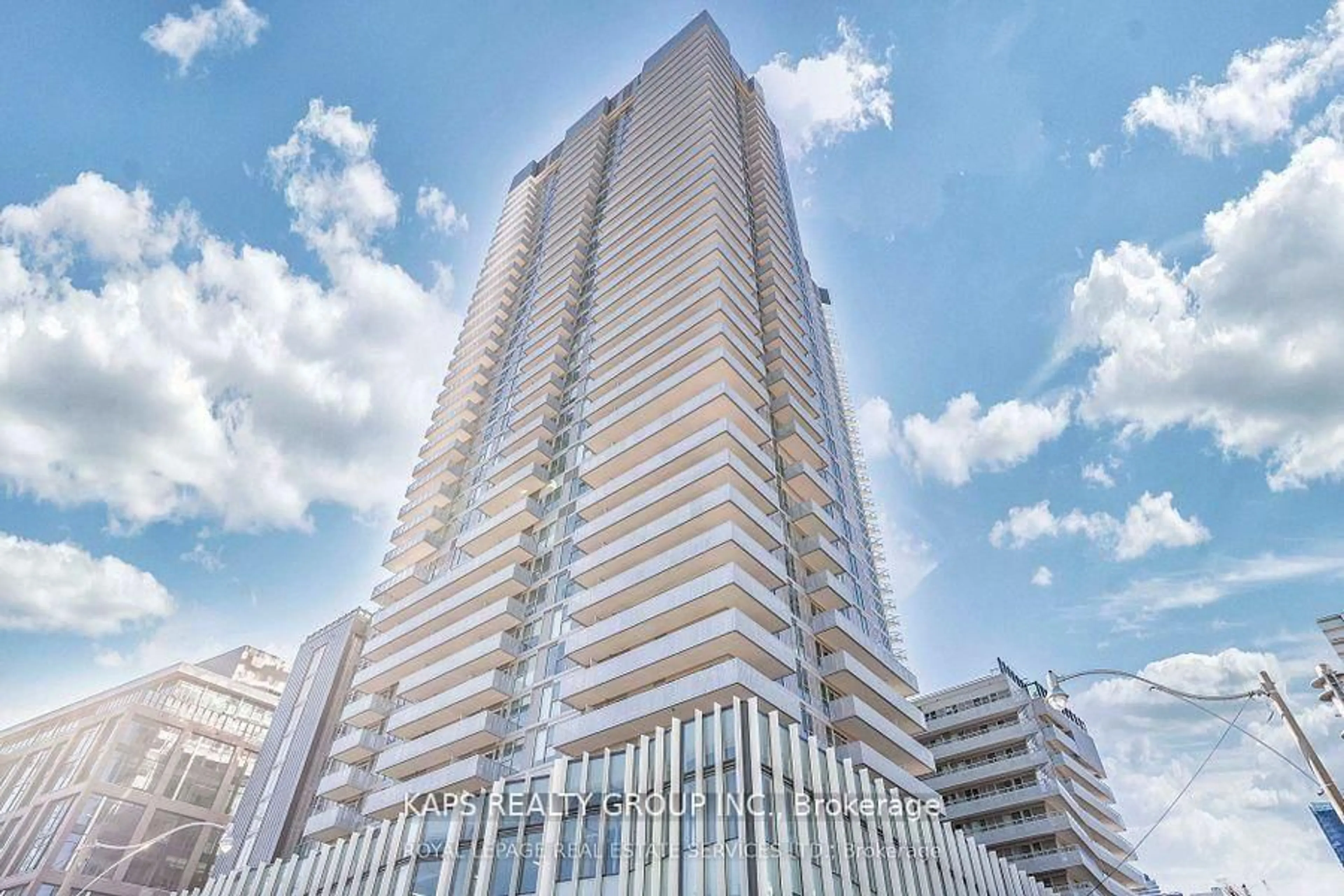 Indoor foyer for 20 Richardson St #1710, Toronto Ontario M5A 0S6