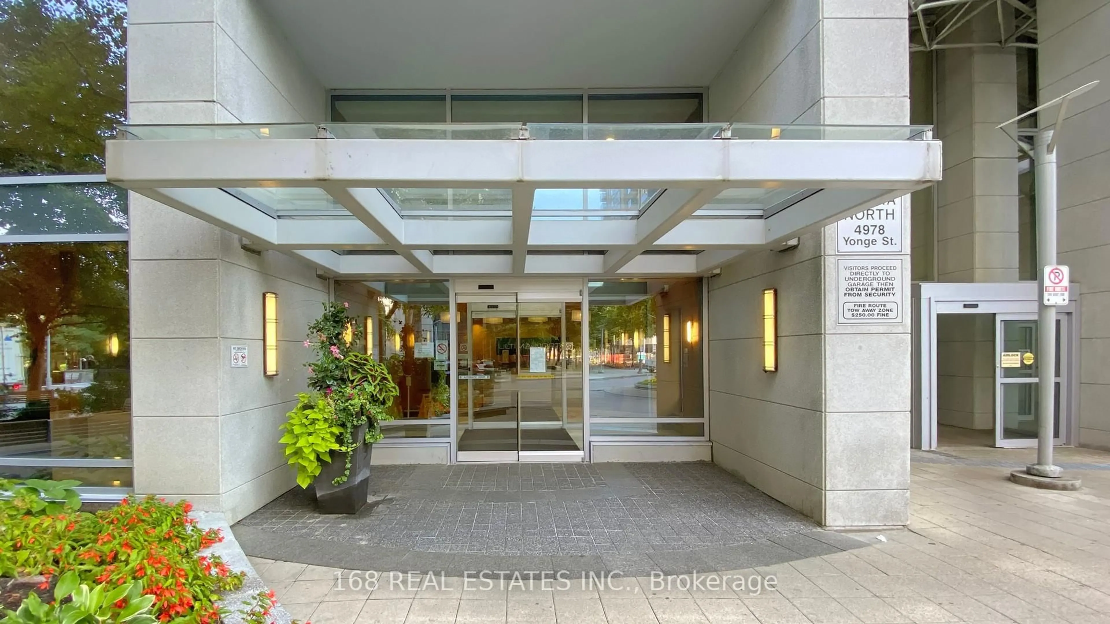 Indoor foyer for 4978 Yonge St #1202, Toronto Ontario M2N 7G8