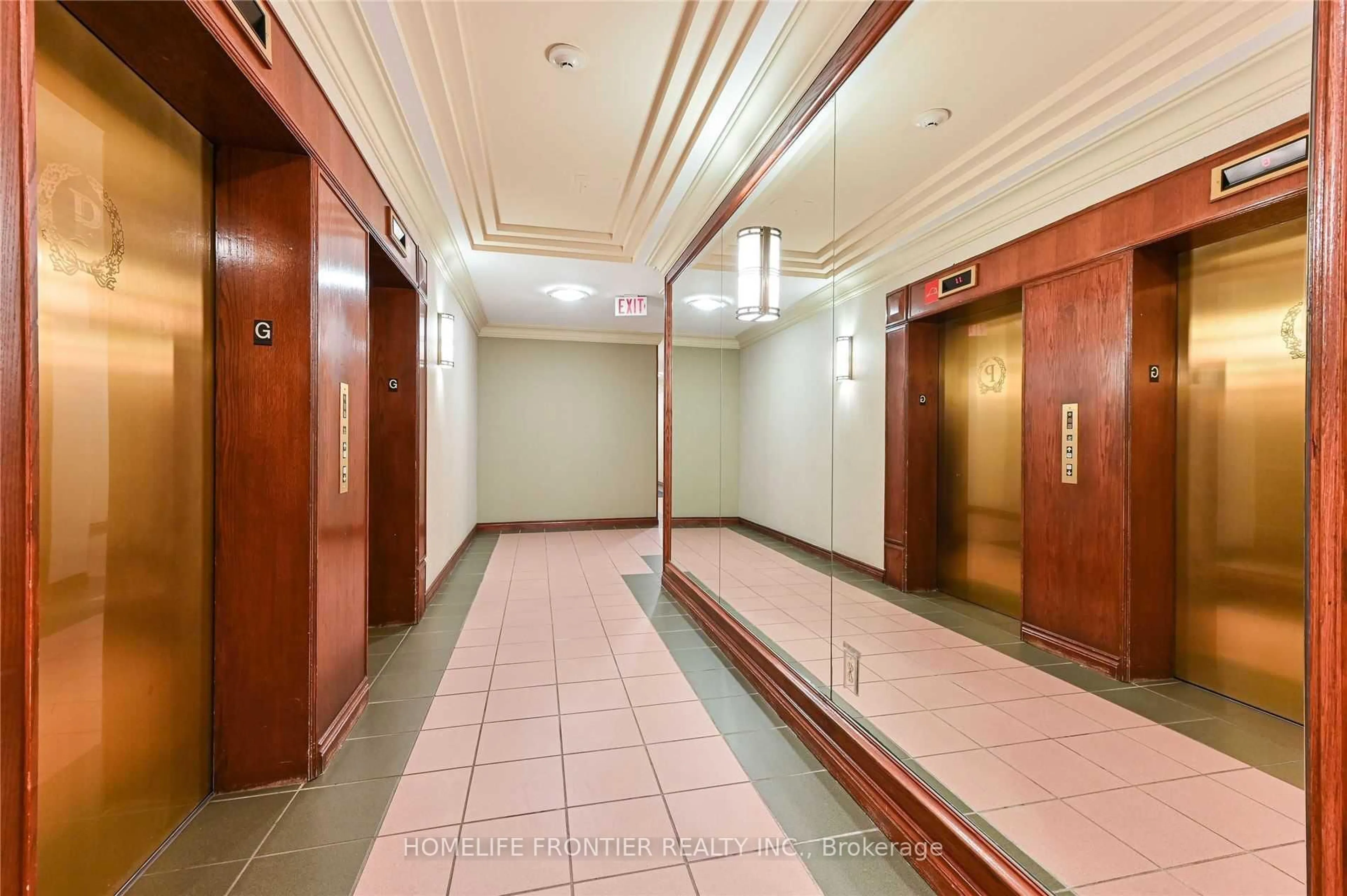 Indoor foyer for 29 Pemberton Ave #1008, Toronto Ontario M2M 4L5