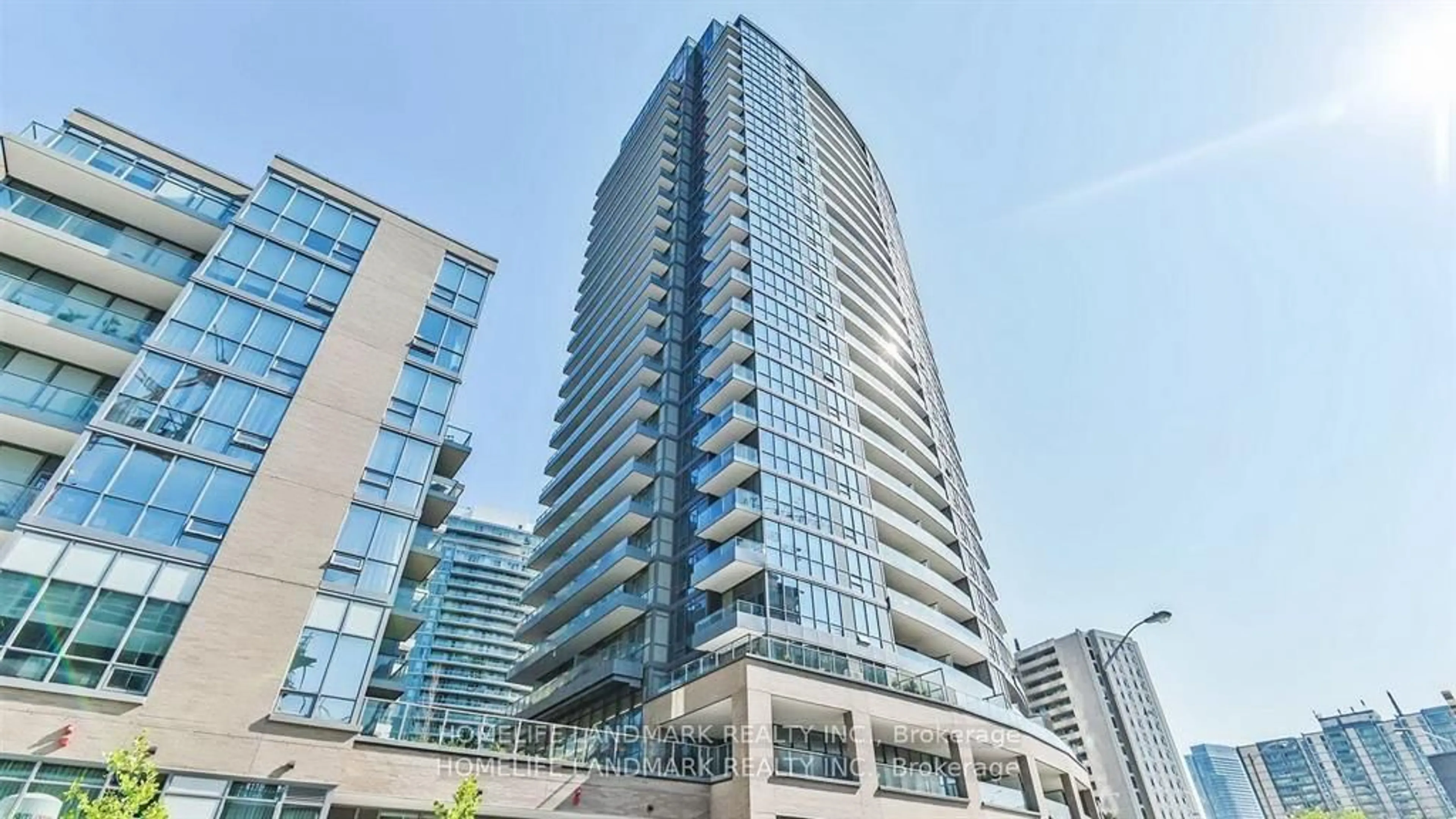 Indoor foyer for 50 Forest Manor Rd #302, Toronto Ontario M2J 0E3