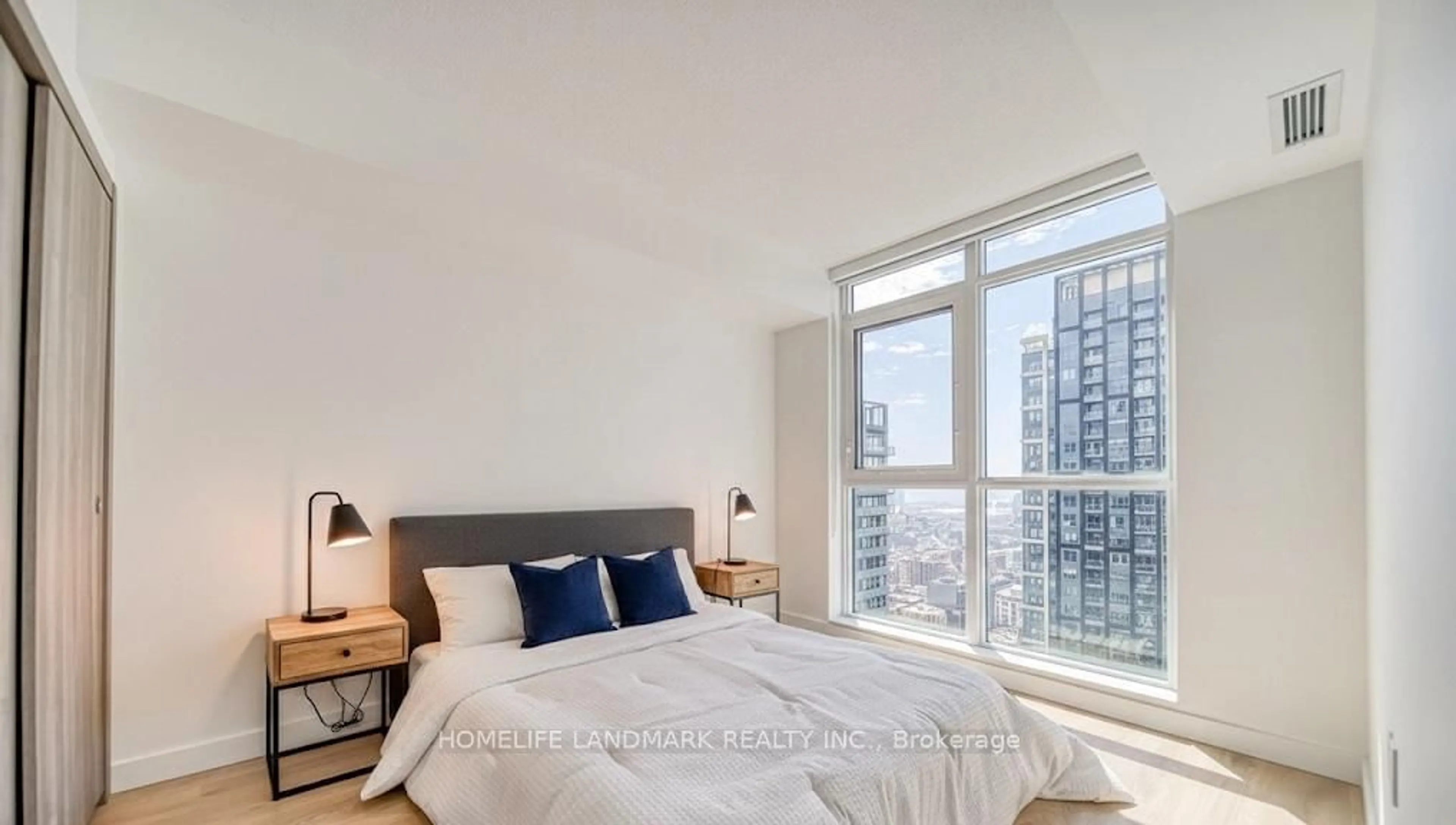 Bedroom with bed, unknown for 38 Widmer St #2510, Toronto Ontario M5V 0P7