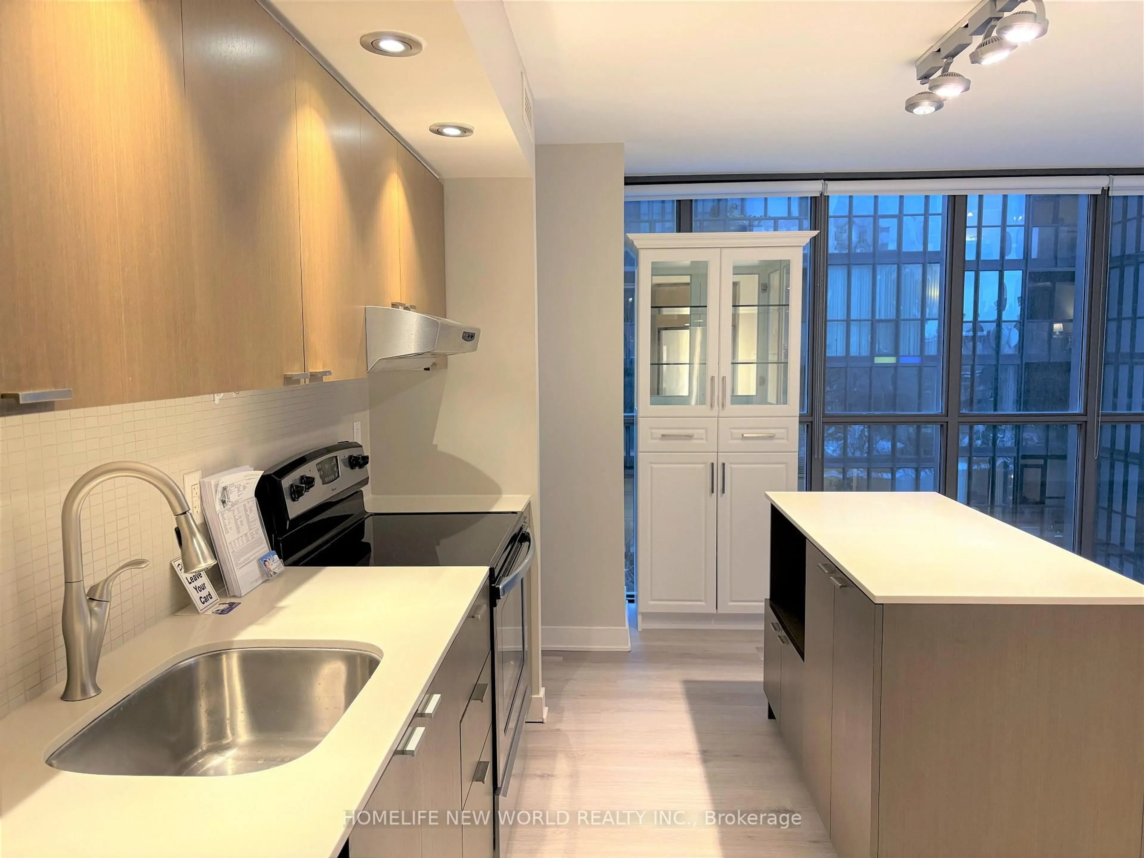 Unknown for 110 Charles St #503, Toronto Ontario M4Y 1T5