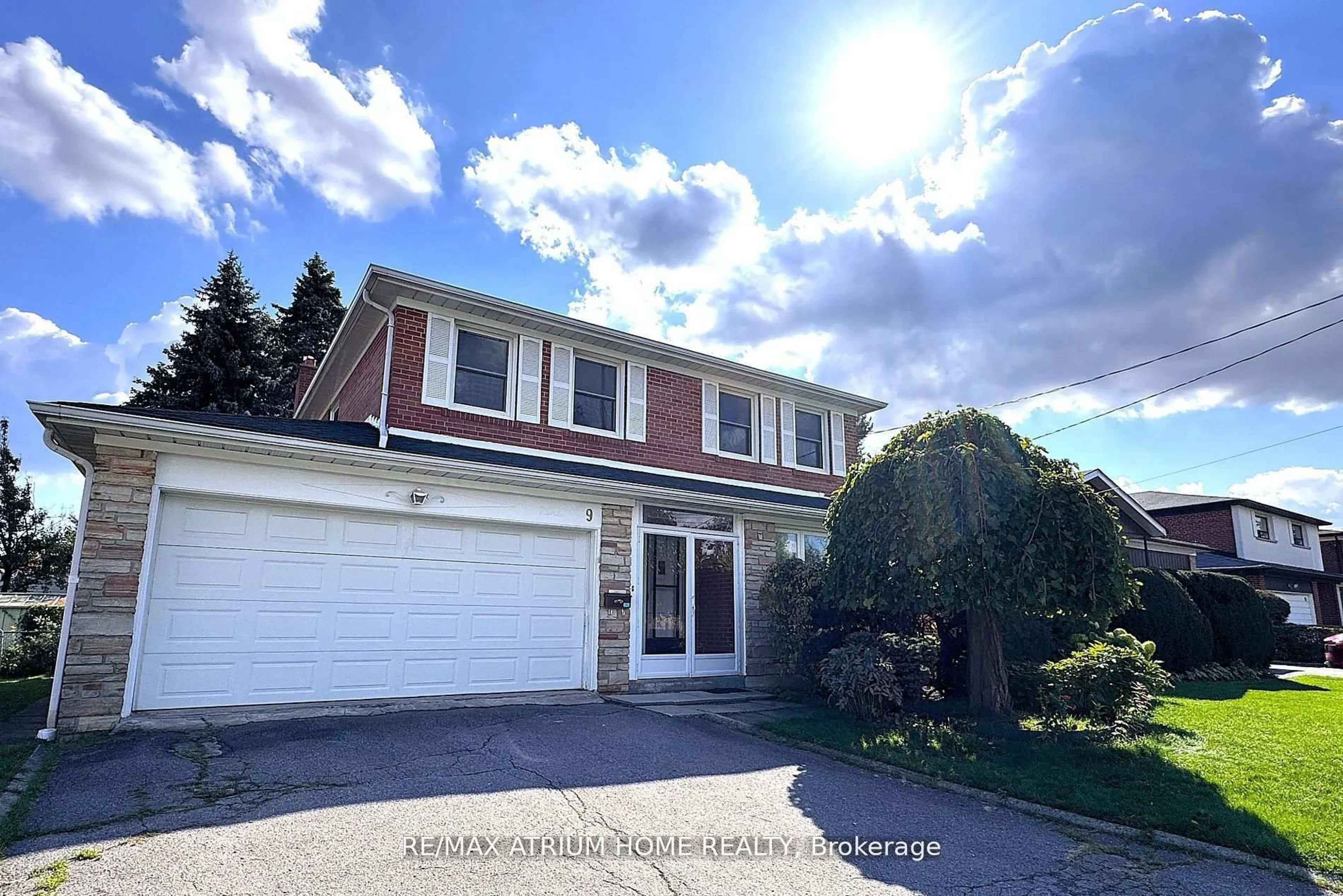 Unknown for 9 Crossen Dr, Toronto Ontario M2M 1N7