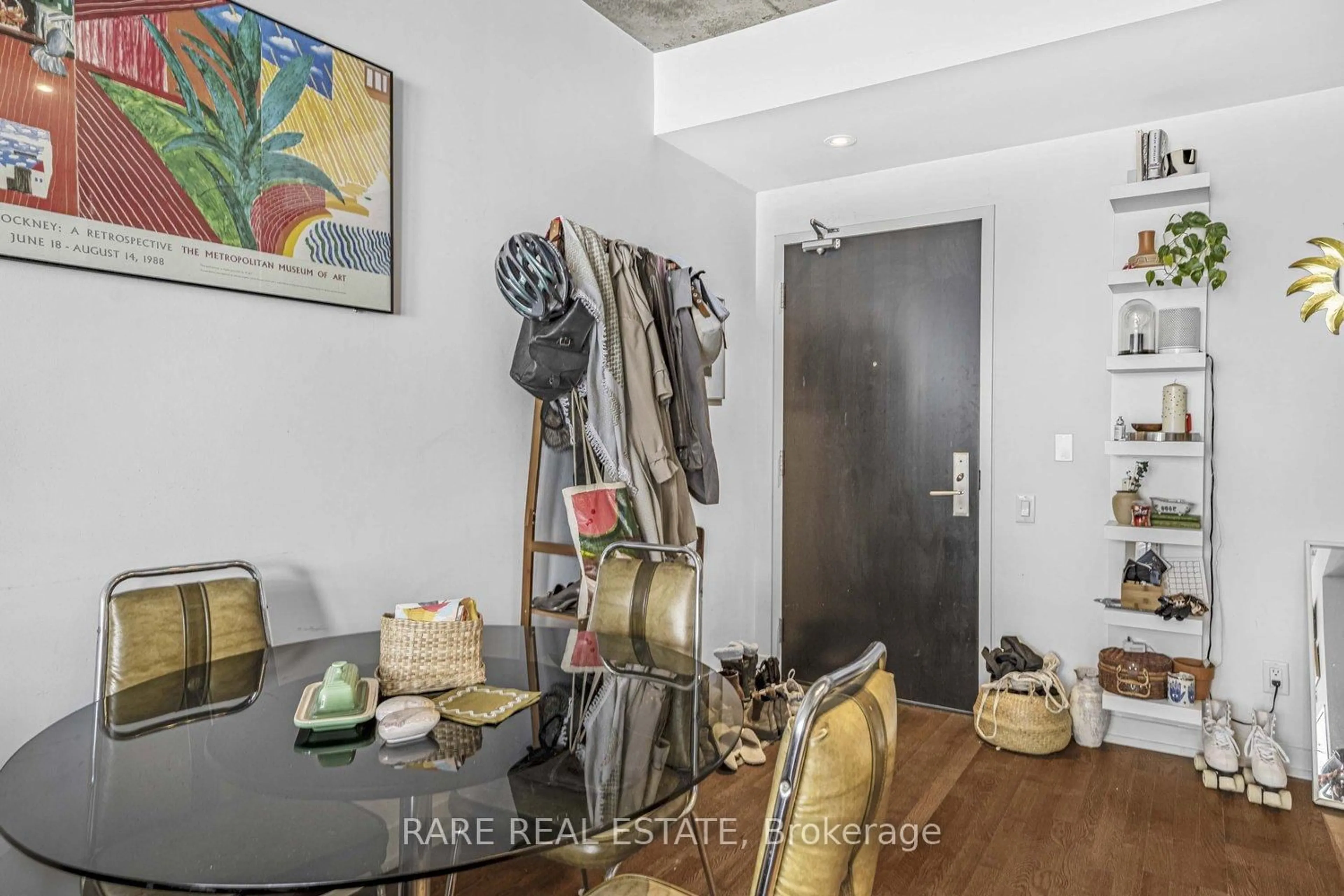 Indoor entryway for 650 King St #701, Toronto Ontario M5V 1M7