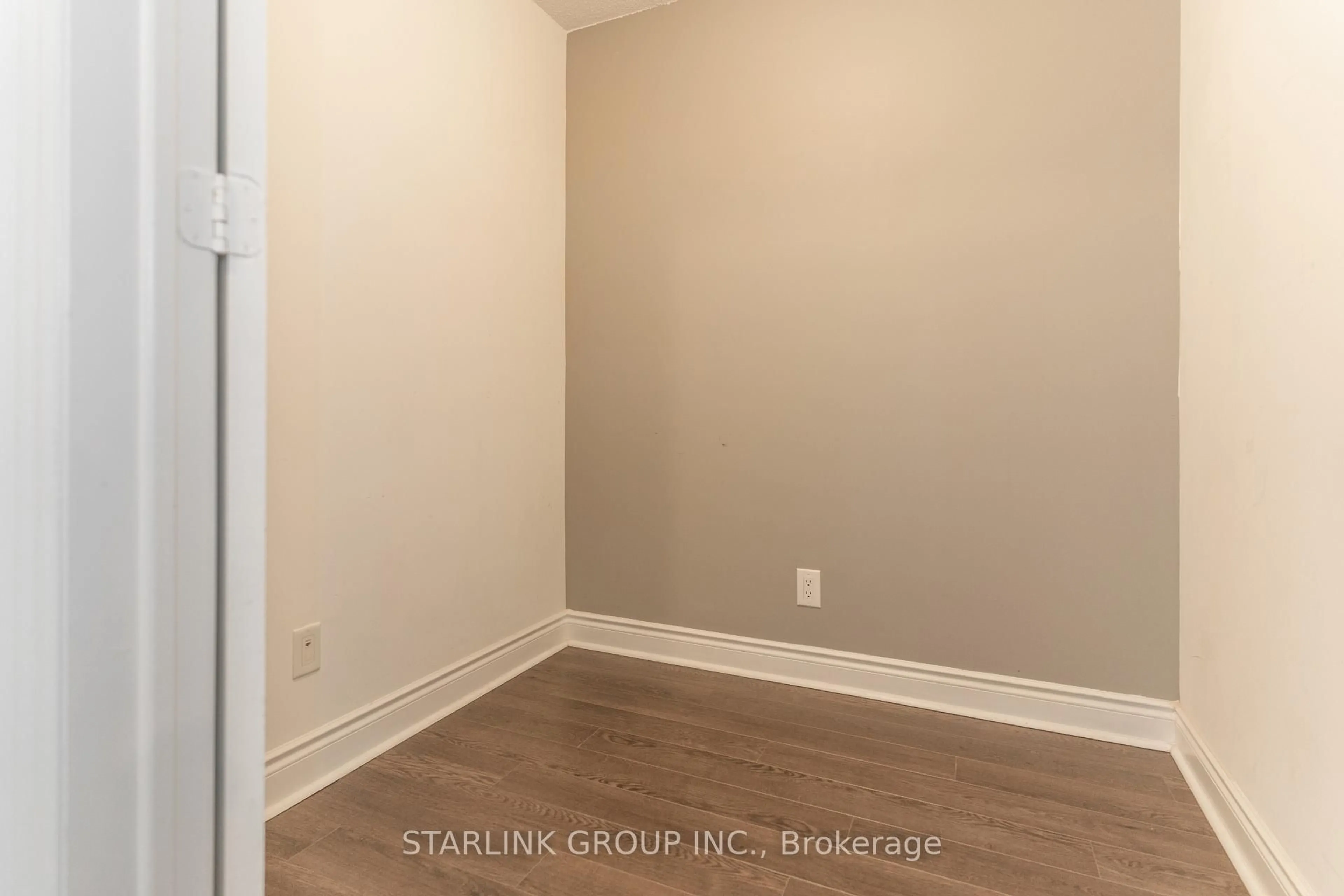 A pic of a room for 25 Greenview Ave #2224, Toronto Ontario M2M 0A5