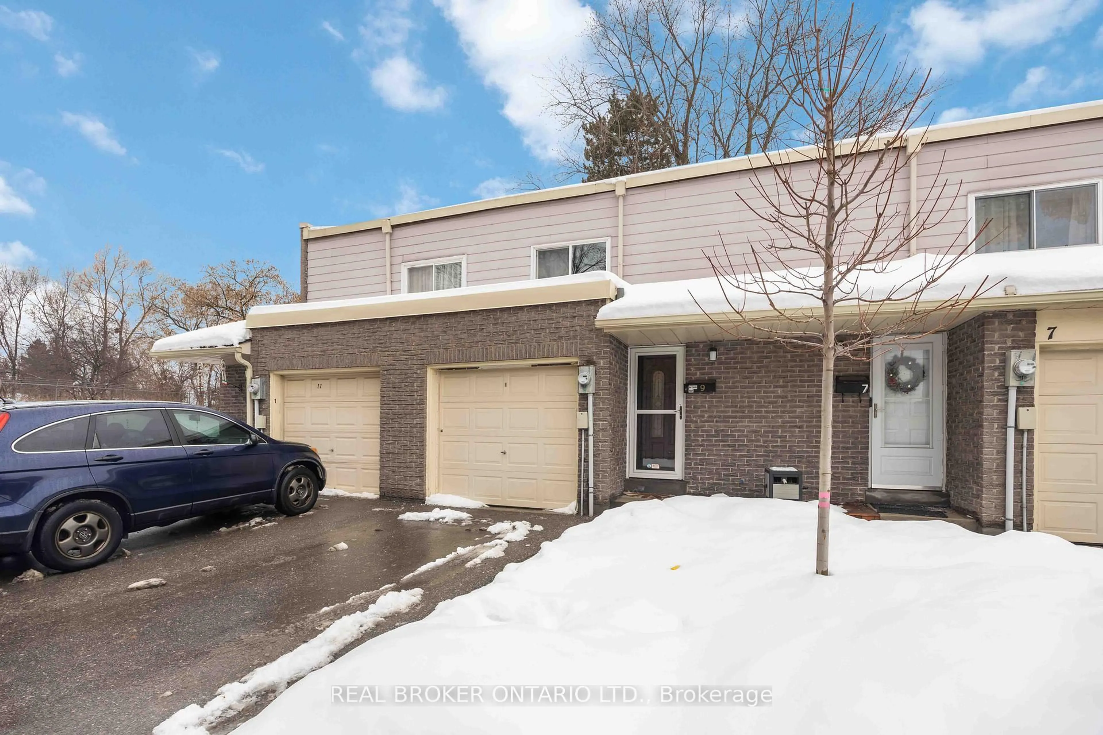 Unknown for 9 Pepper Vineway, Toronto Ontario M2J 4J7