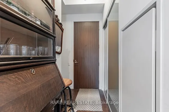 560 King St #1004, Toronto 4