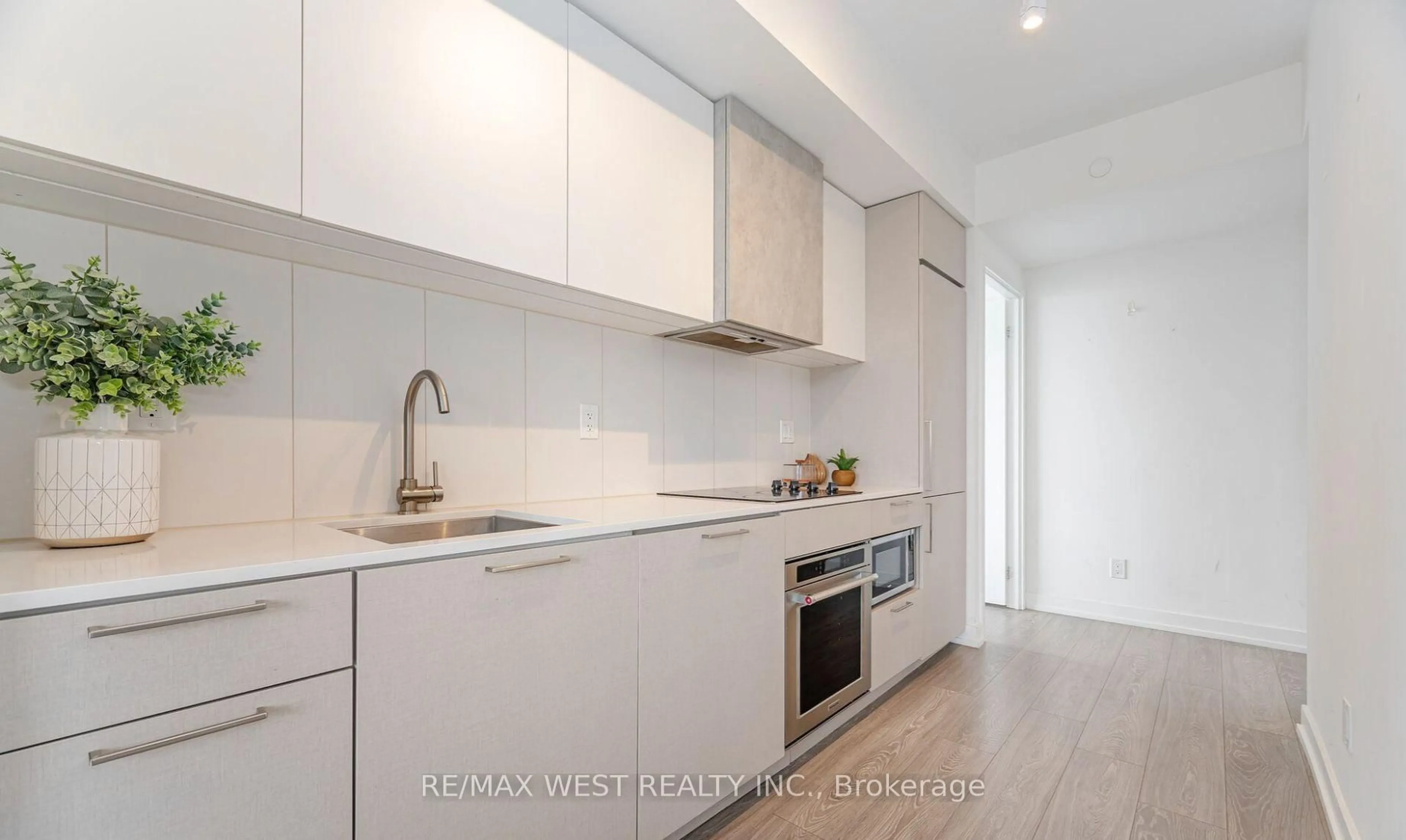 Open concept kitchen, unknown for 19 Western Battery Rd #2117, Toronto Ontario M6K 0E3