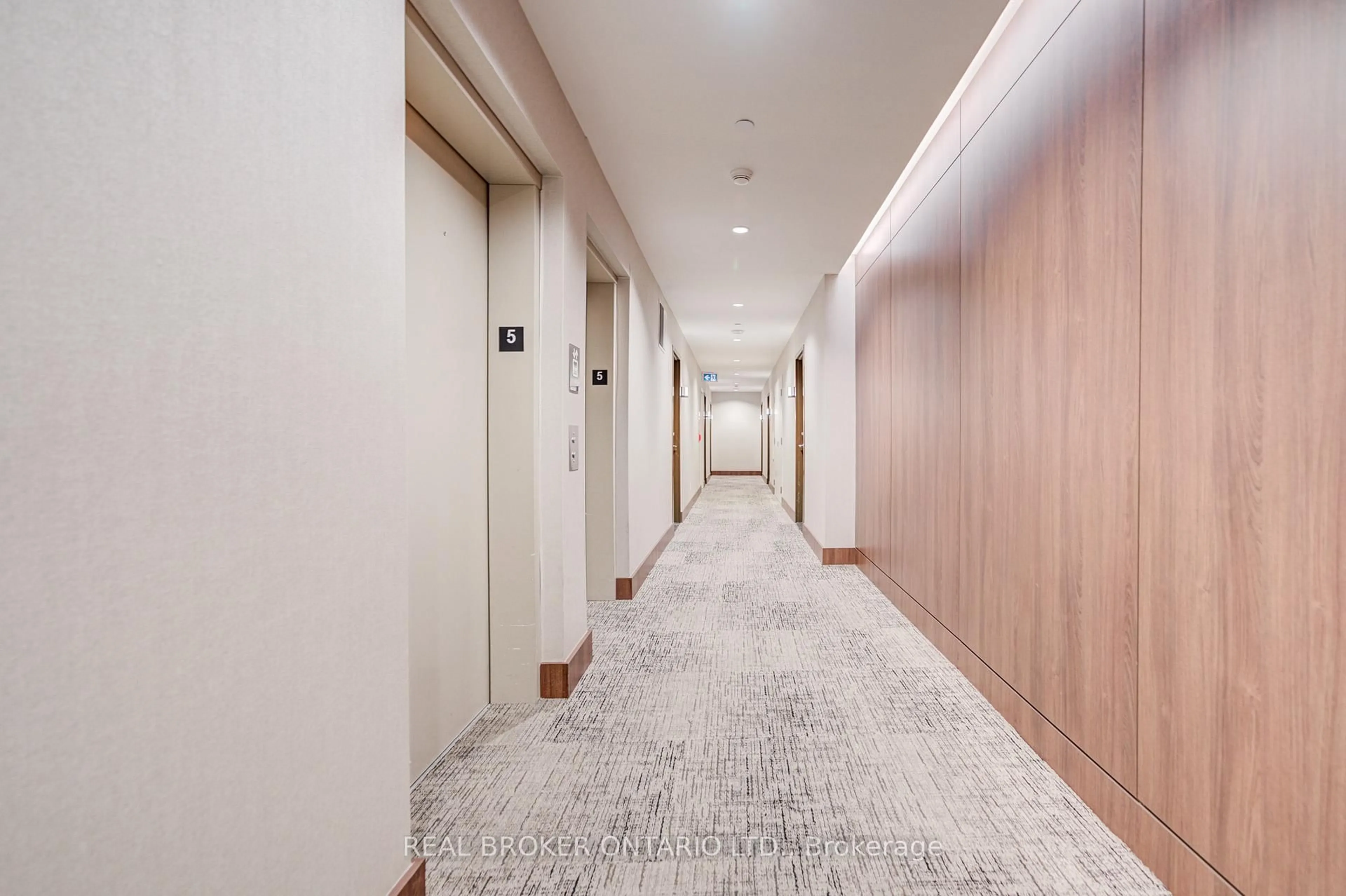 Indoor foyer for 90 Queens Wharf Rd #512, Toronto Ontario M5V 0E6