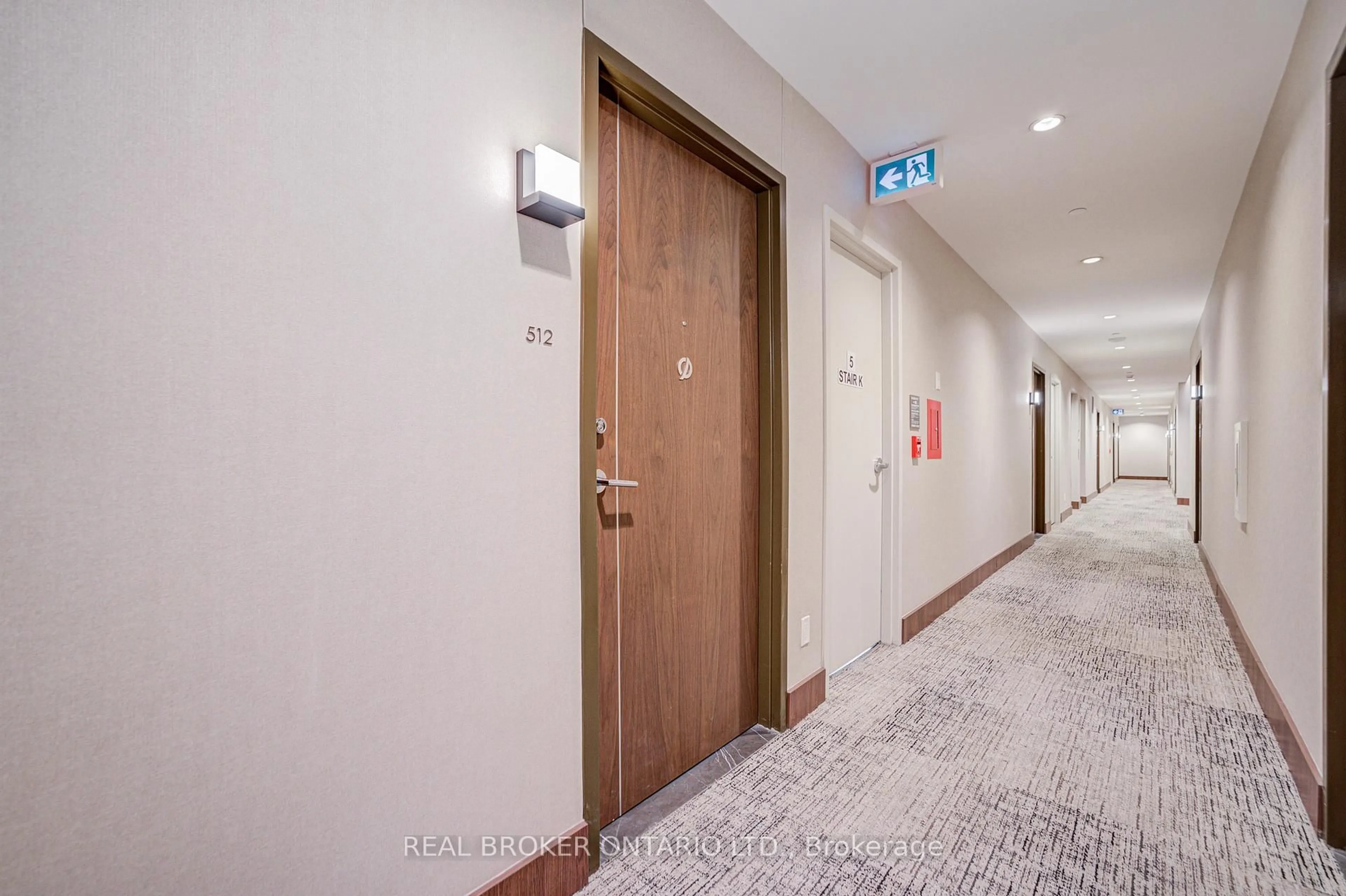 Indoor foyer for 90 Queens Wharf Rd #512, Toronto Ontario M5V 0E6