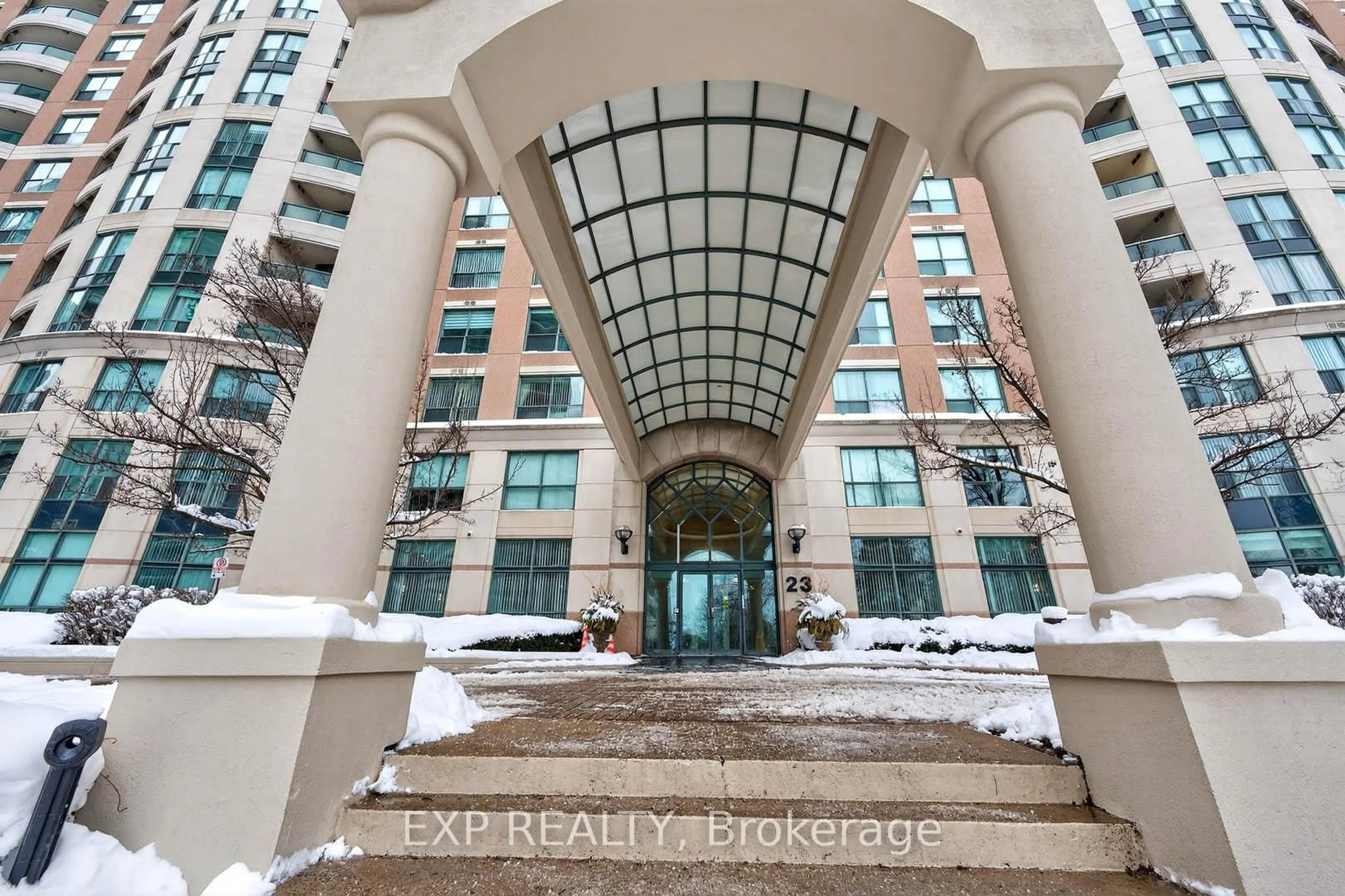 Indoor foyer for 23 Lorraine Dr #517, Toronto Ontario M2N 6Z6