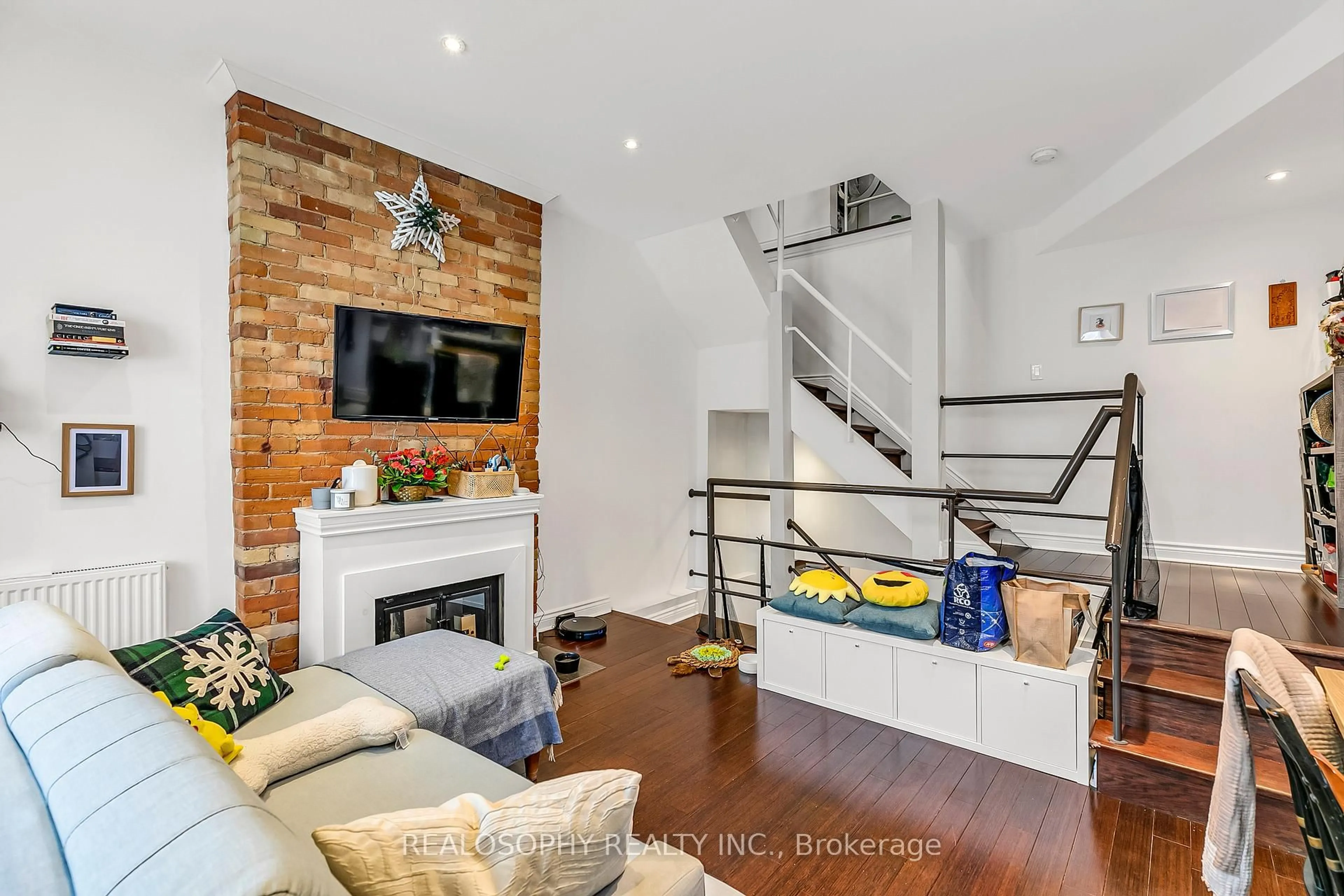 Unknown for 626 Huron St, Toronto Ontario M5R 2R9