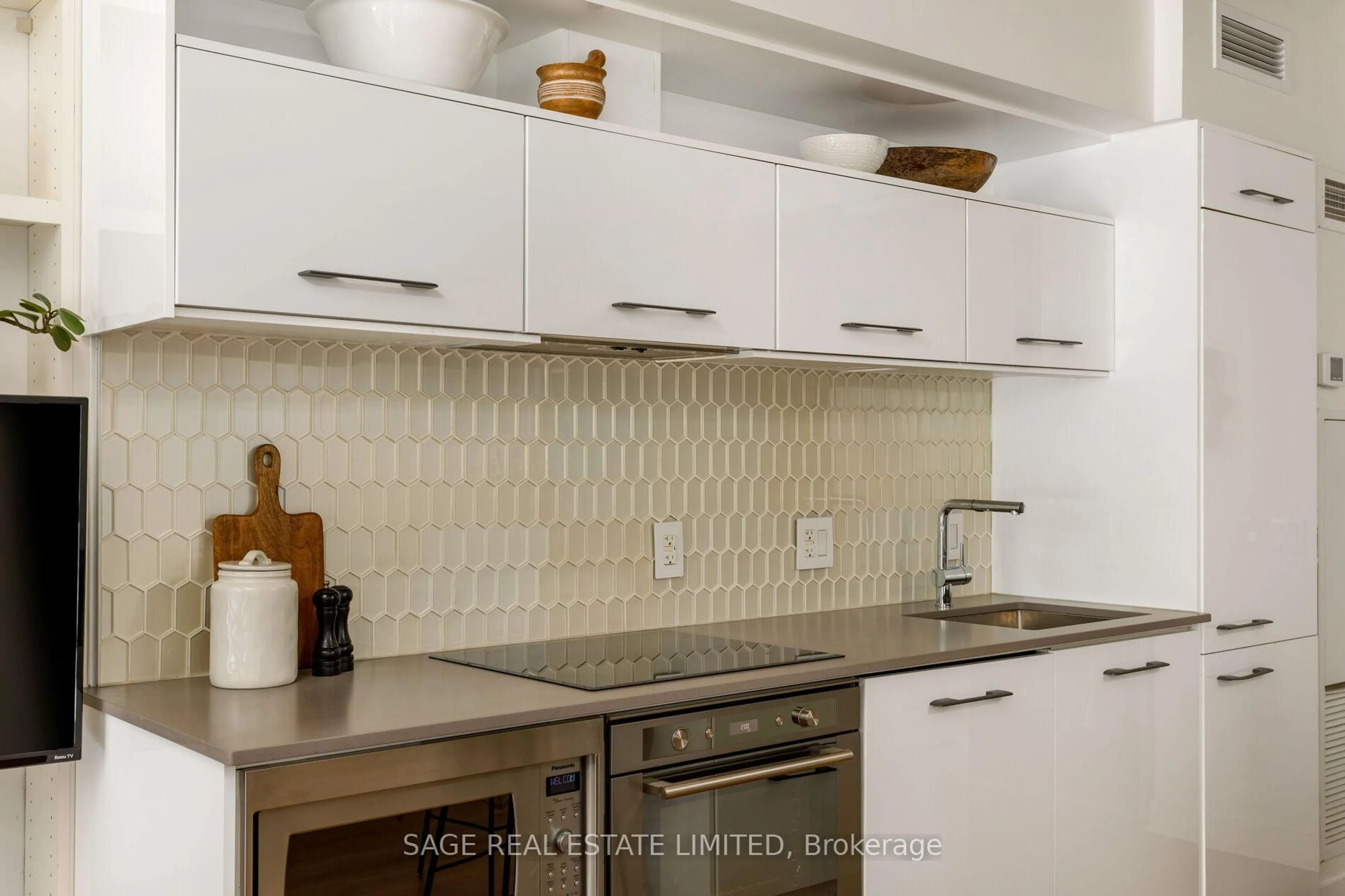 Standard kitchen, unknown for 707 Dovercourt Rd #206, Toronto Ontario M6H 0B5