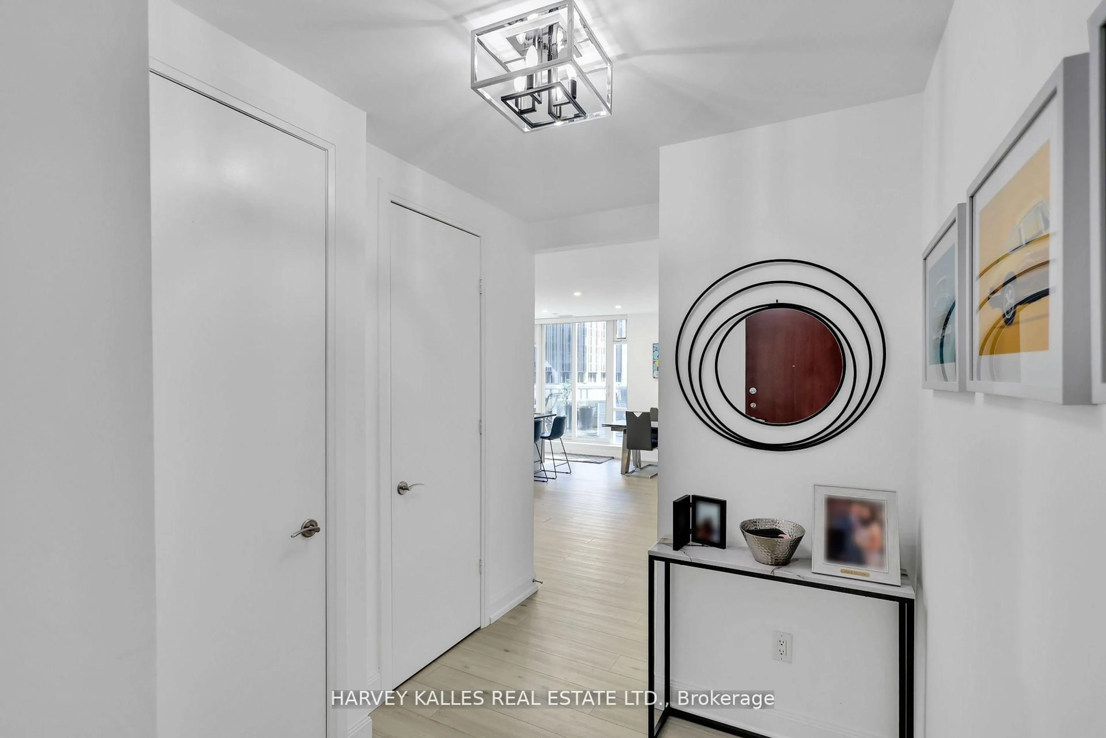 Indoor entryway for 2181 Yonge St #510, Toronto Ontario M4S 3H7